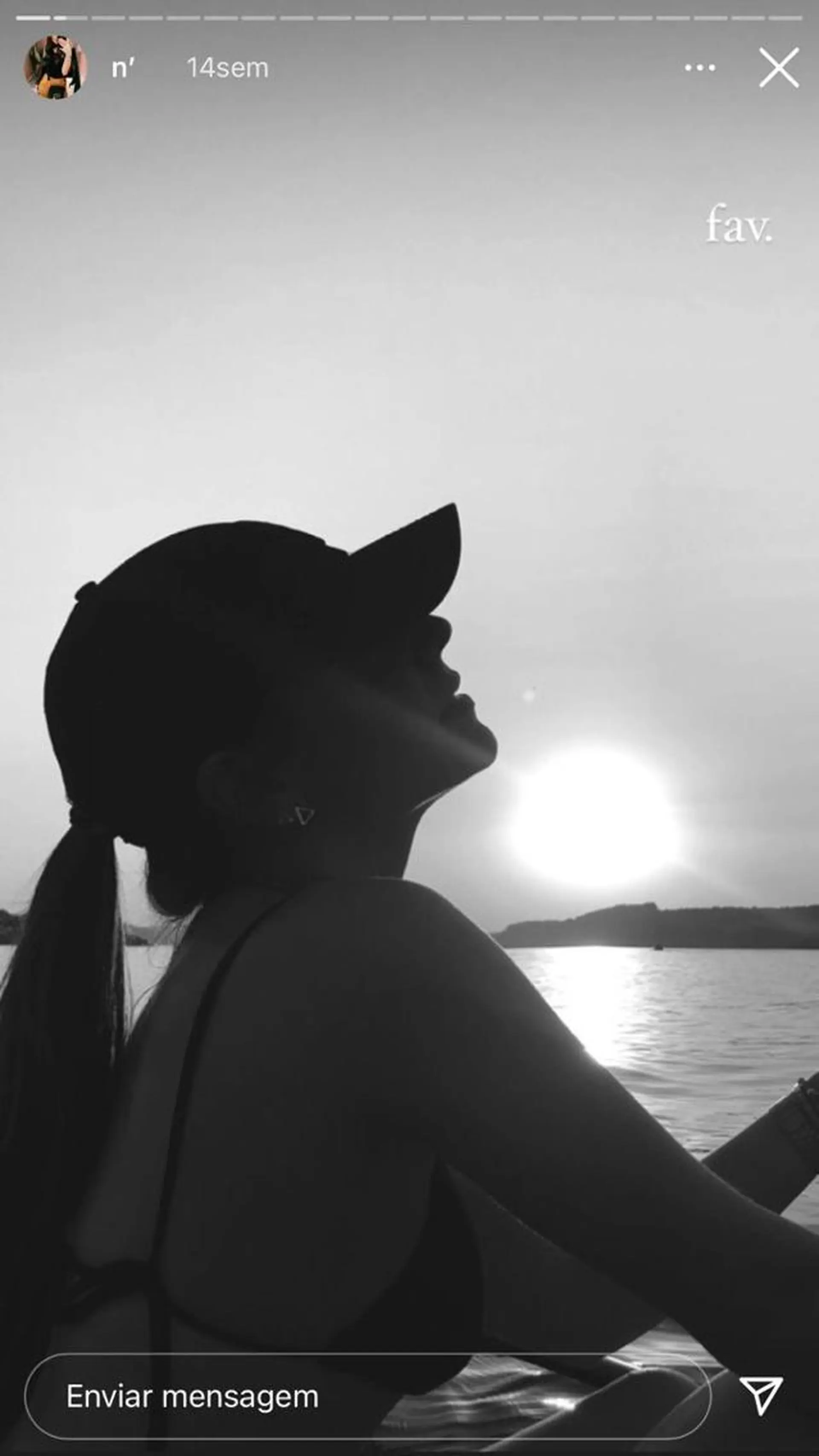 ネイル オーロラネイル ジェルネイル 韓国ネイル マグネットネイル ミラーネイル ちゅるんネイル🪄 耳ツボジュエリー🔗のネイルデザイン