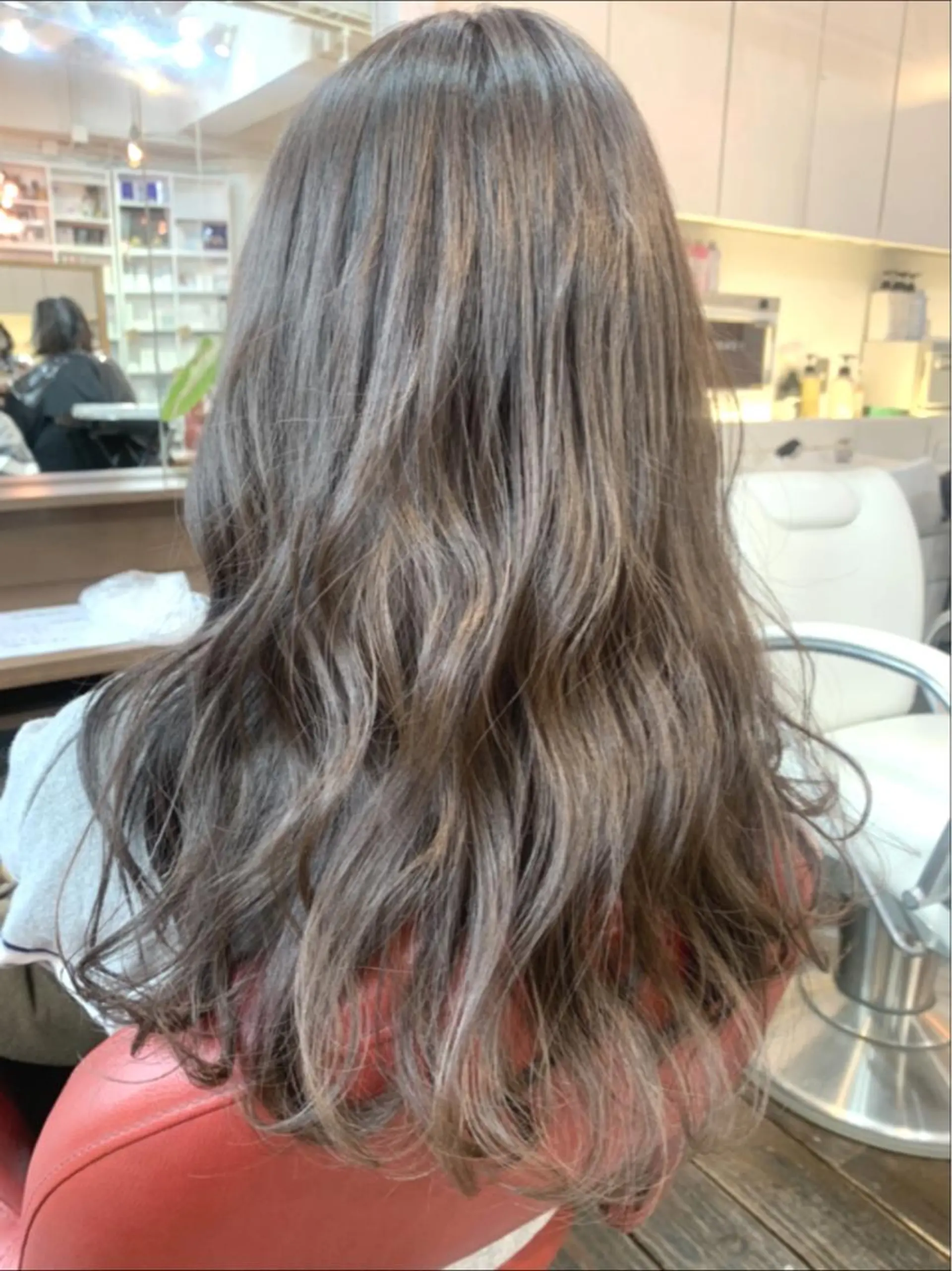 セミロング カラー 【髪質改善🌿】木本 志歩のヘアスタイル