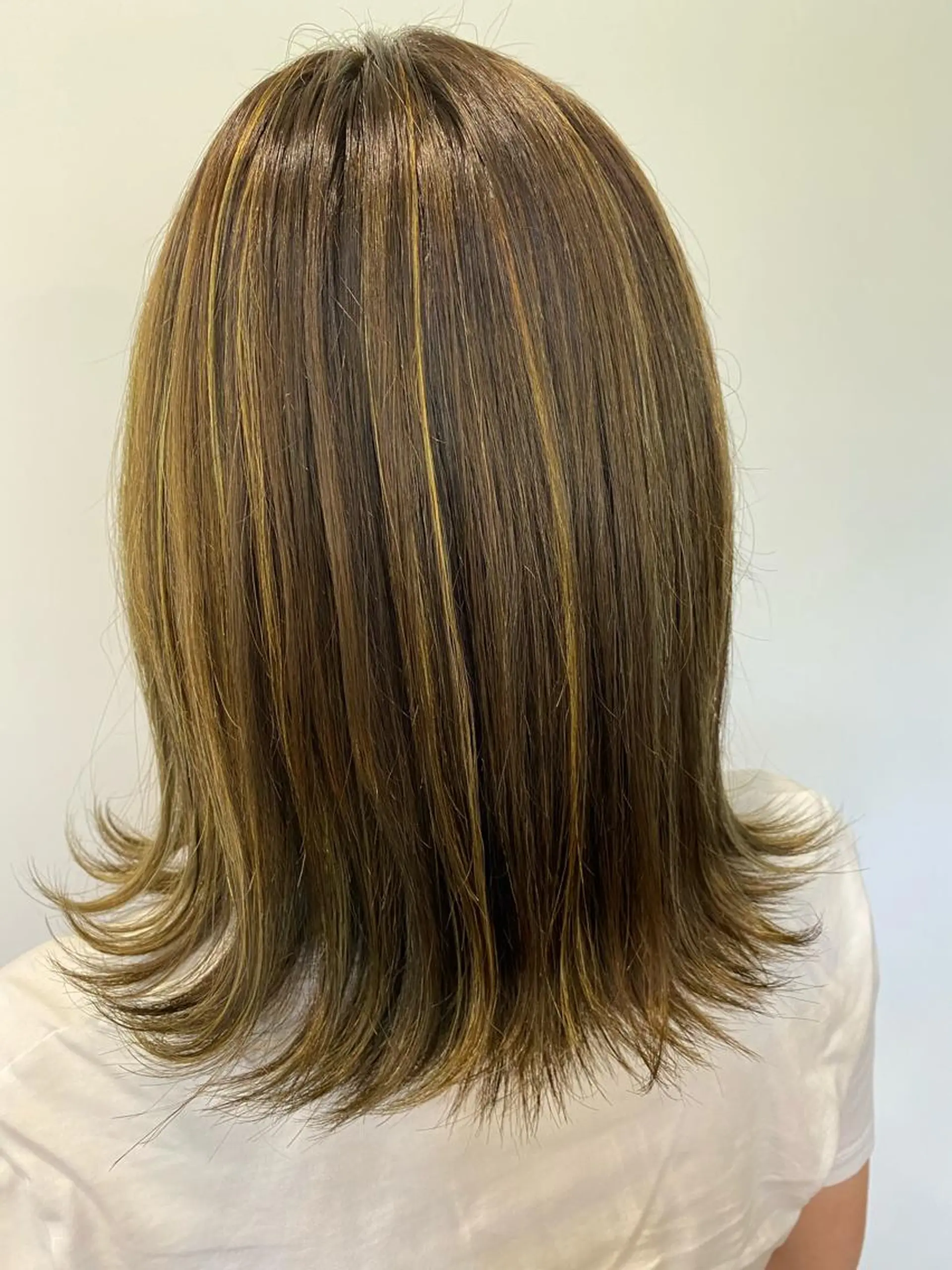 カラー 小畑 杏実のヘアスタイル