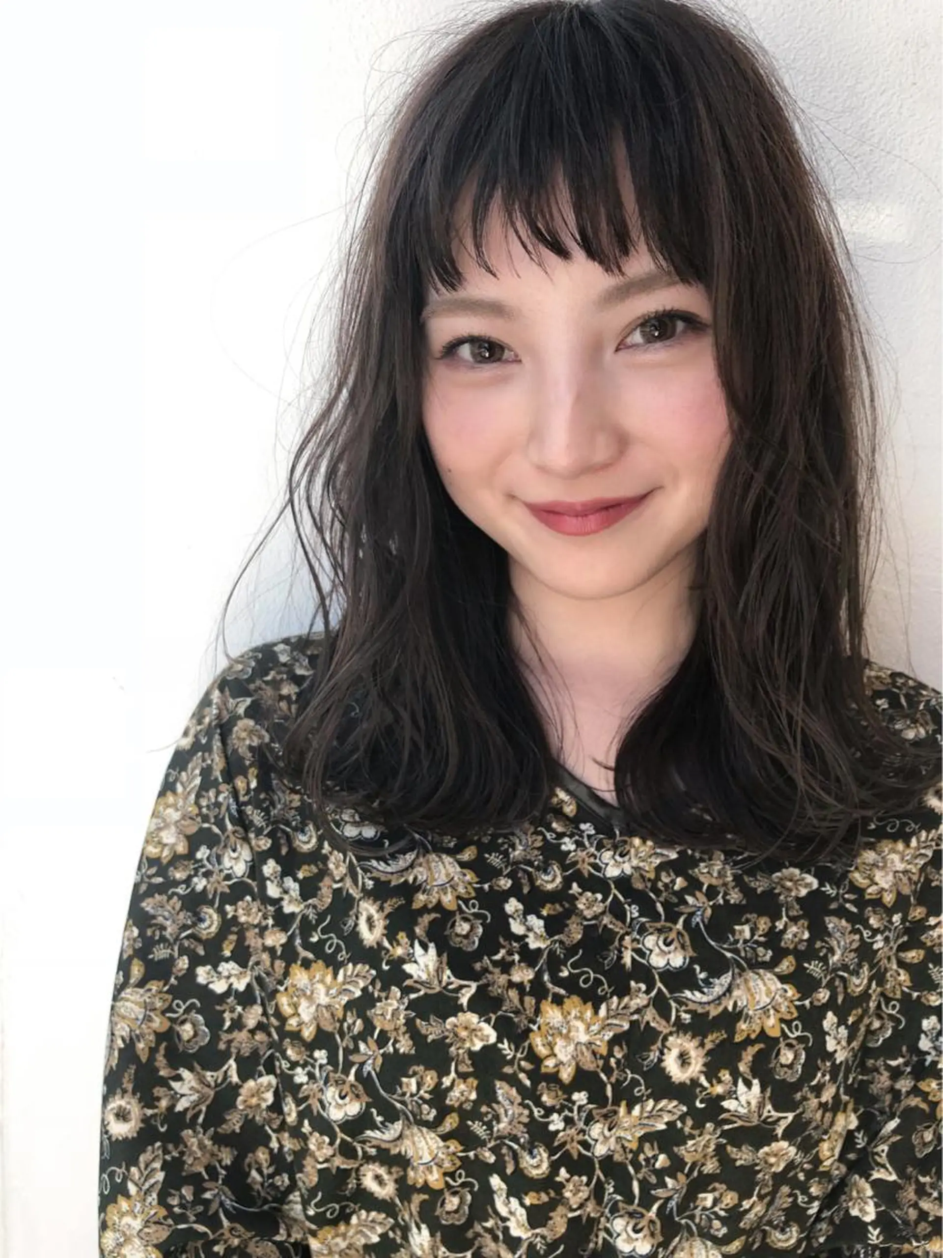 ミディアム カラー グレージュ オン眉 カット特化柏駅 徒歩3分LOUのヘアスタイル