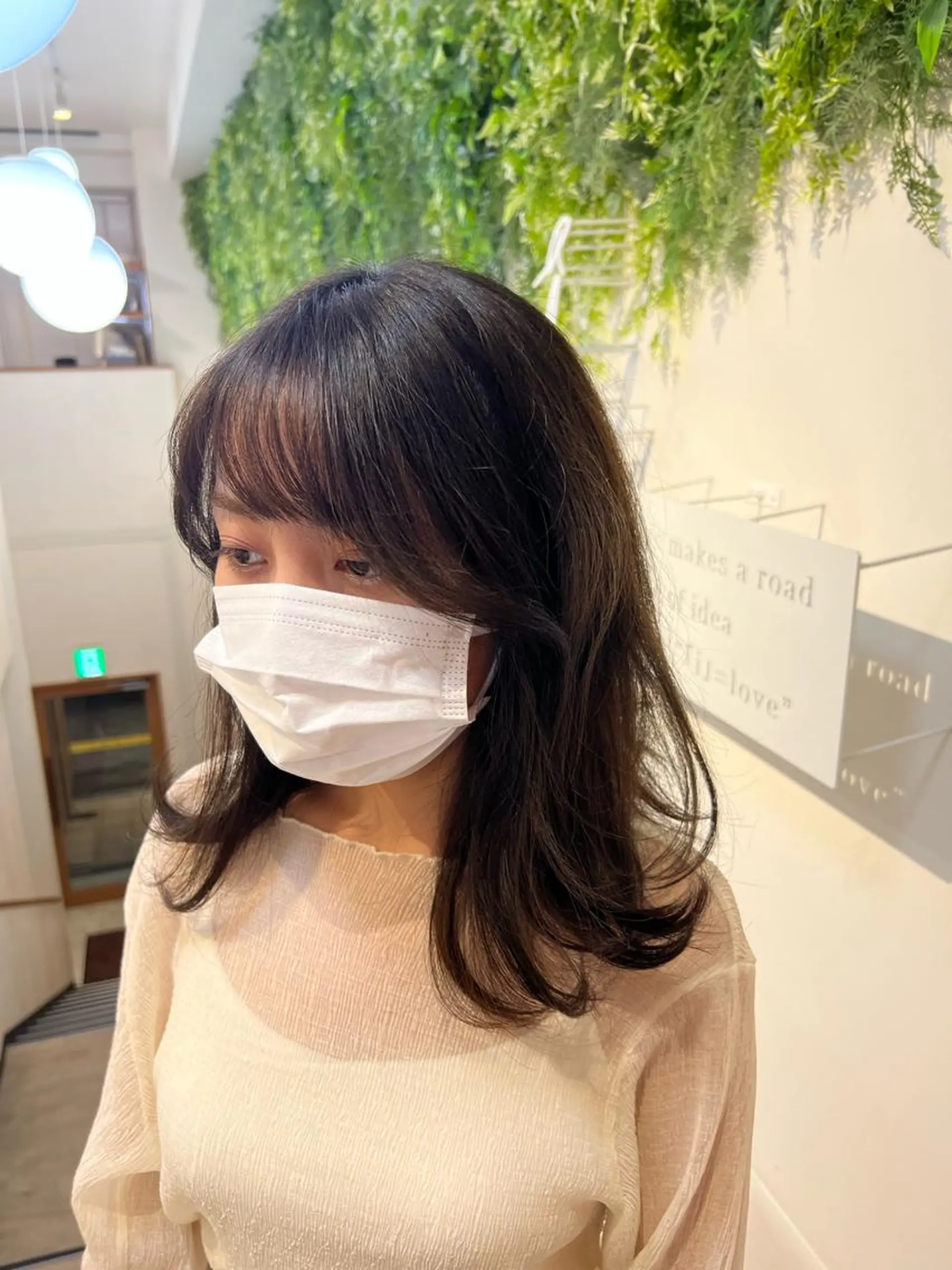 ミディアム くびれヘア 小顔カット ヘアカラー トリートメント i.blue所属・縮毛矯正特化/ 髪質改善/だいすけのヘアスタイル