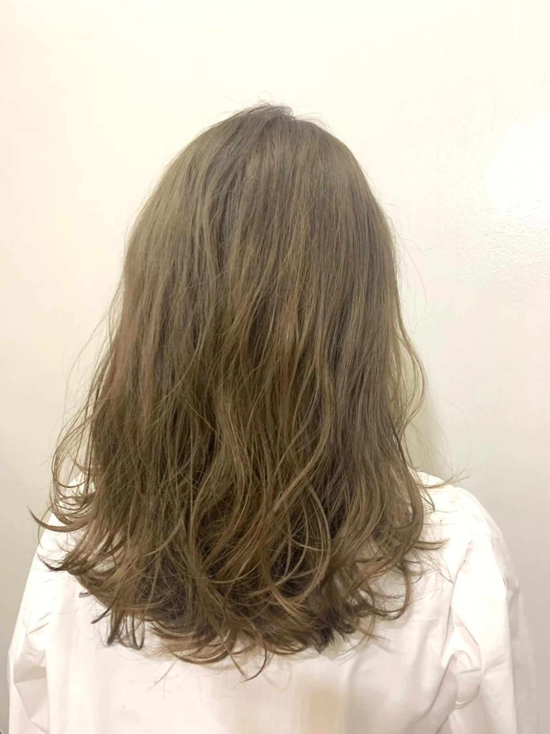 セミロング ヘアカラー トリートメント ヘッドスパ ヘアセット 山口 竣也のヘアスタイル
