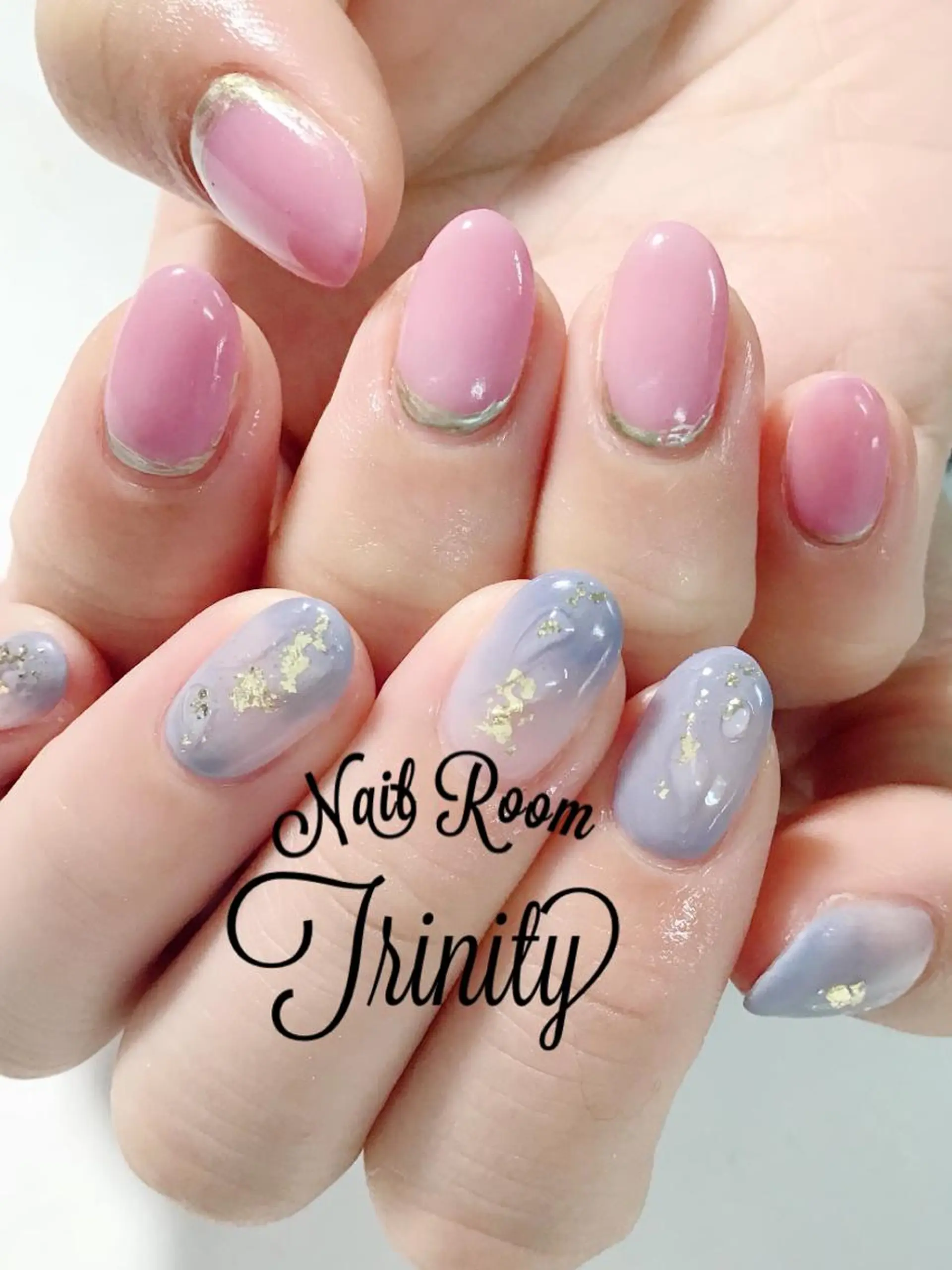 ネイル ハンドネイル Trinity ネイリストスタッフのネイルデザイン