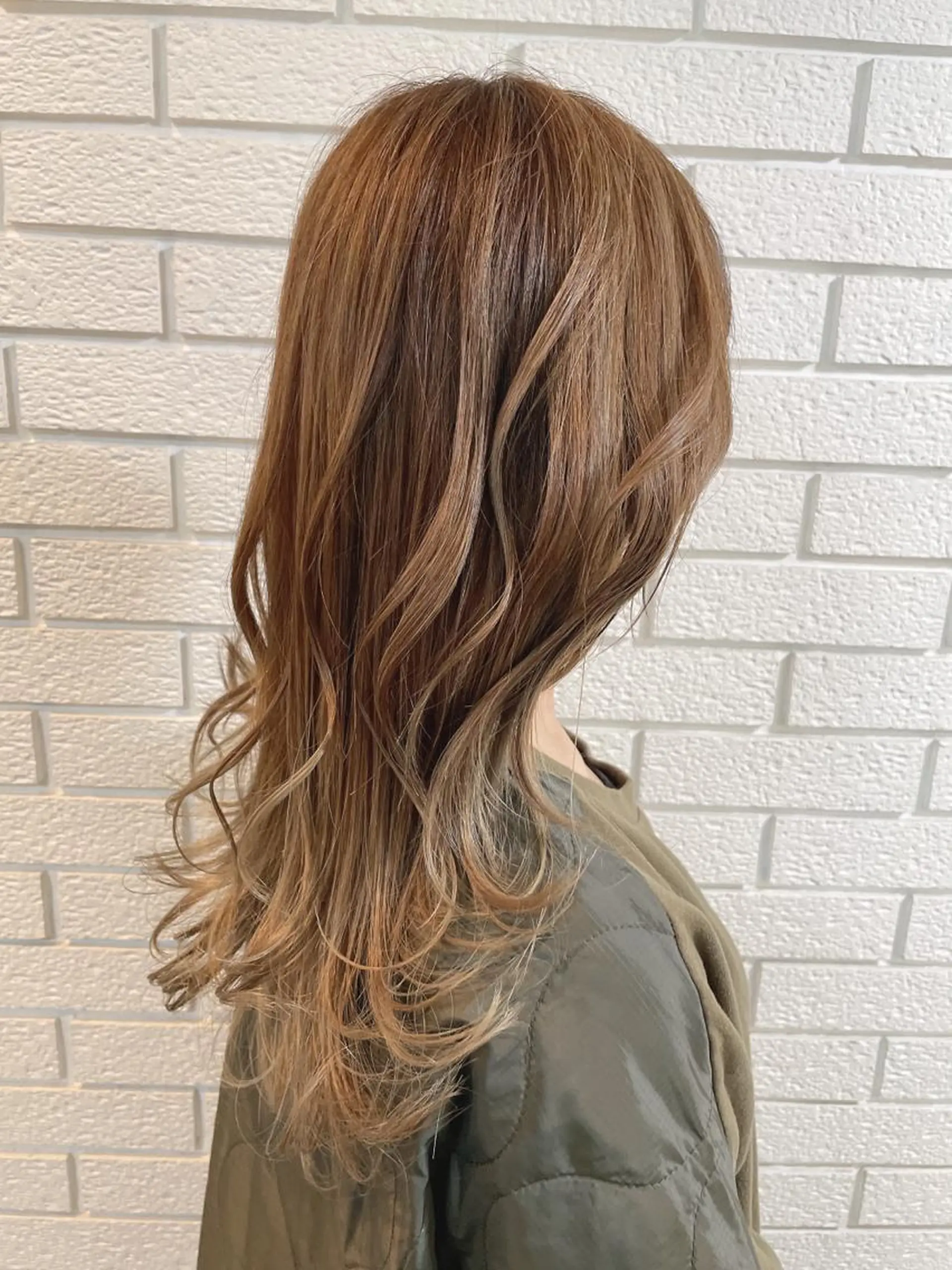 ロング カラー ブリーチ デザインカラー ハイライトカラー ハイライト ヘアカラー ニュアンスデザイン✄ YOU♡のヘアスタイル