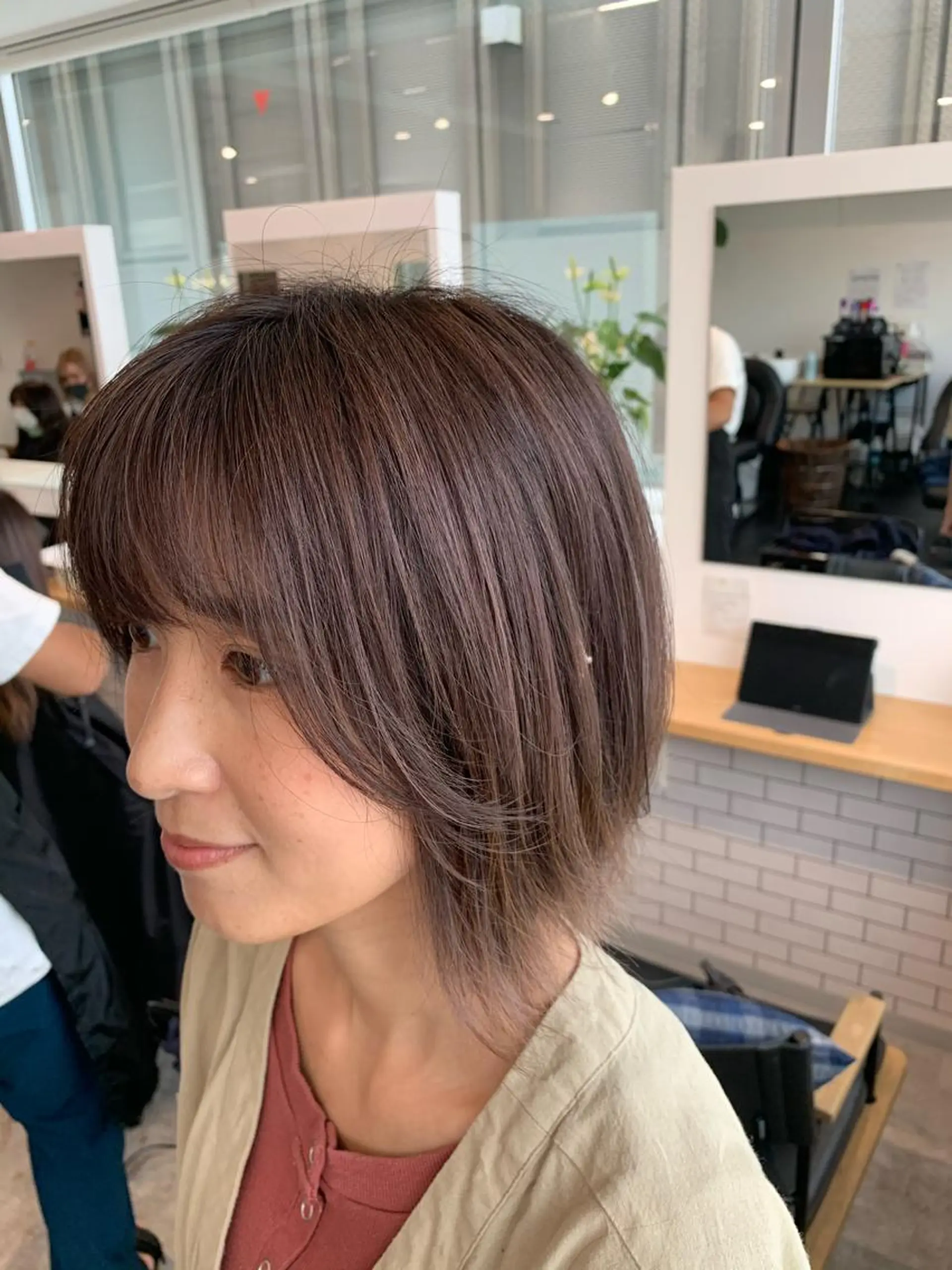 ショート ヘアカラー 大人レイヤー ヨシミカズヤのヘアスタイル