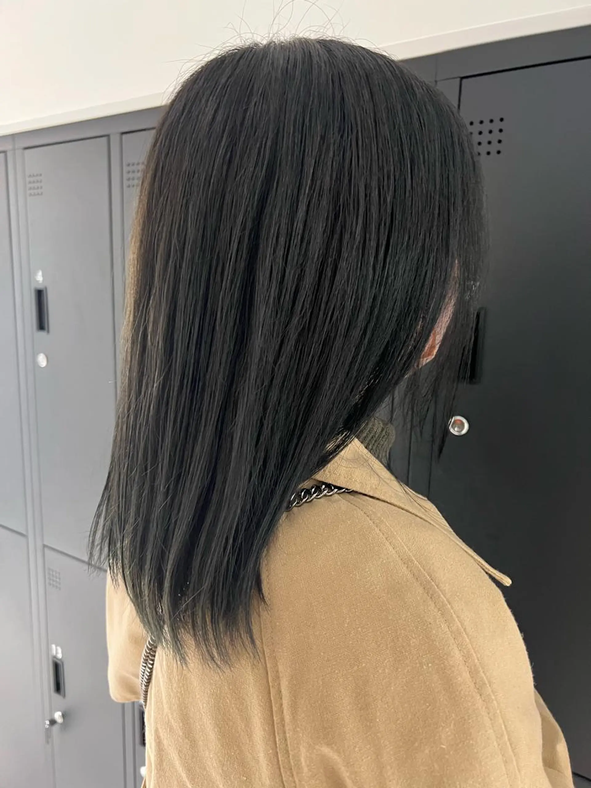 ミディアム カラー ブルーカラー ブルージュ 暗髪カラー🫐パーマ おくだりんかのヘアスタイル