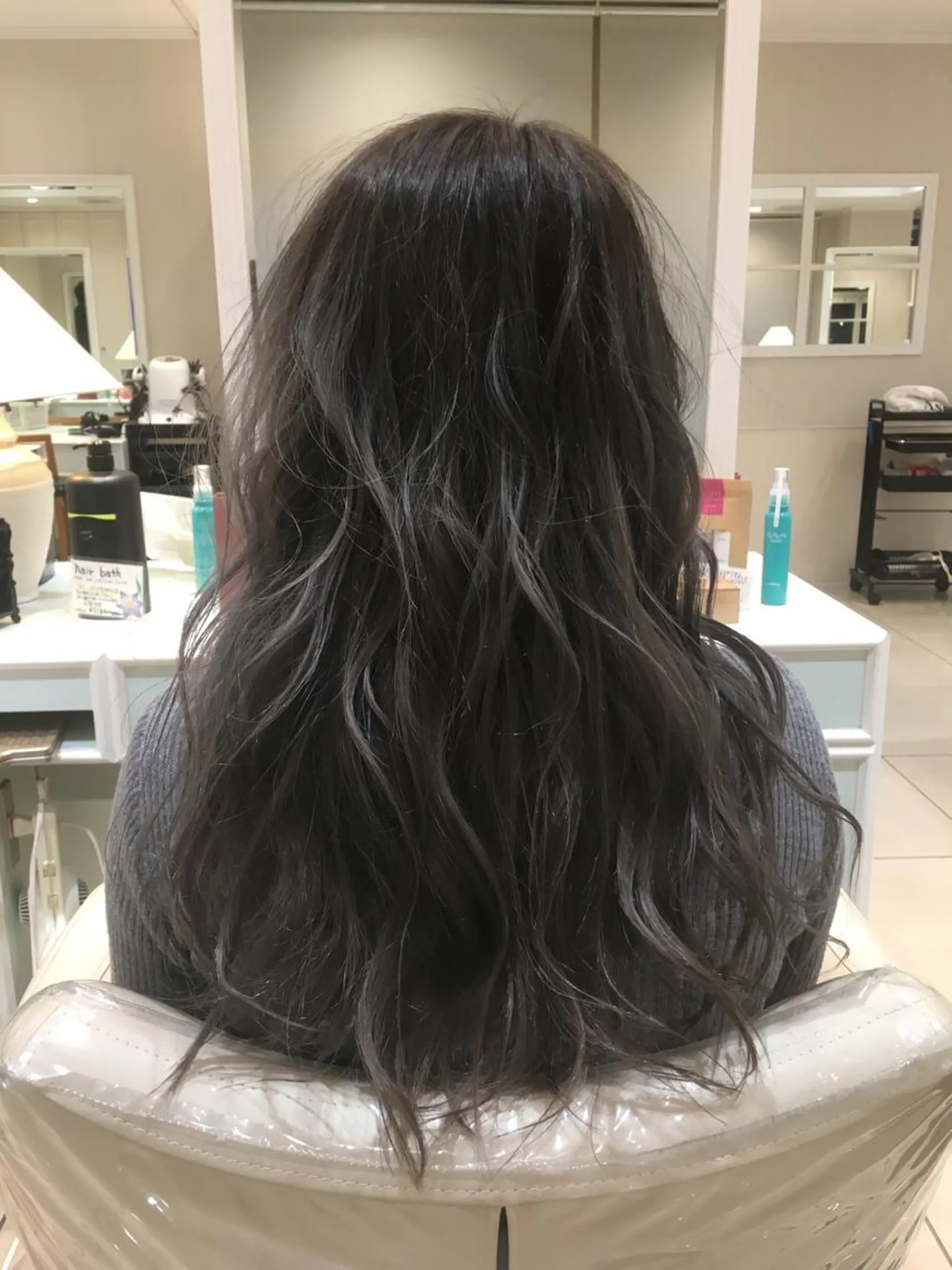 ロング カラー ブリーチ グラデーションカラー グレージュ 外国人風カラー ヘアカラー トリートメント ハイトーン/ブリーチ 山崎　悠次のヘアスタイル