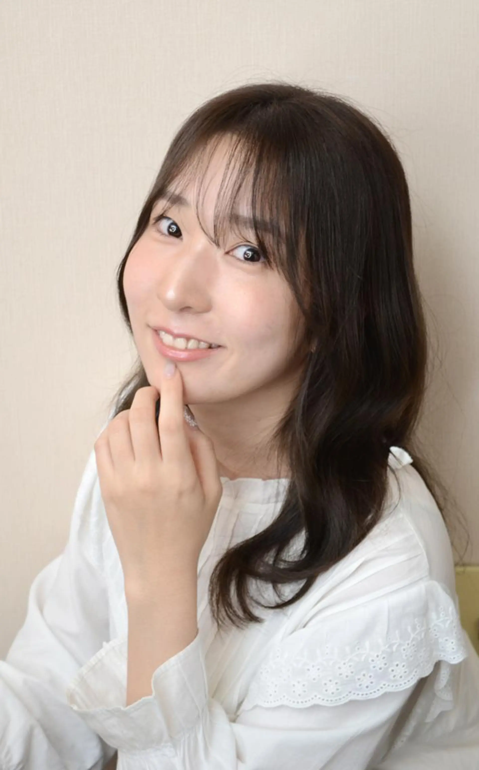 セミロング アッシュ くびれヘア 韓国風ヘア 撮影モデル 澤崎 希望のヘアスタイル