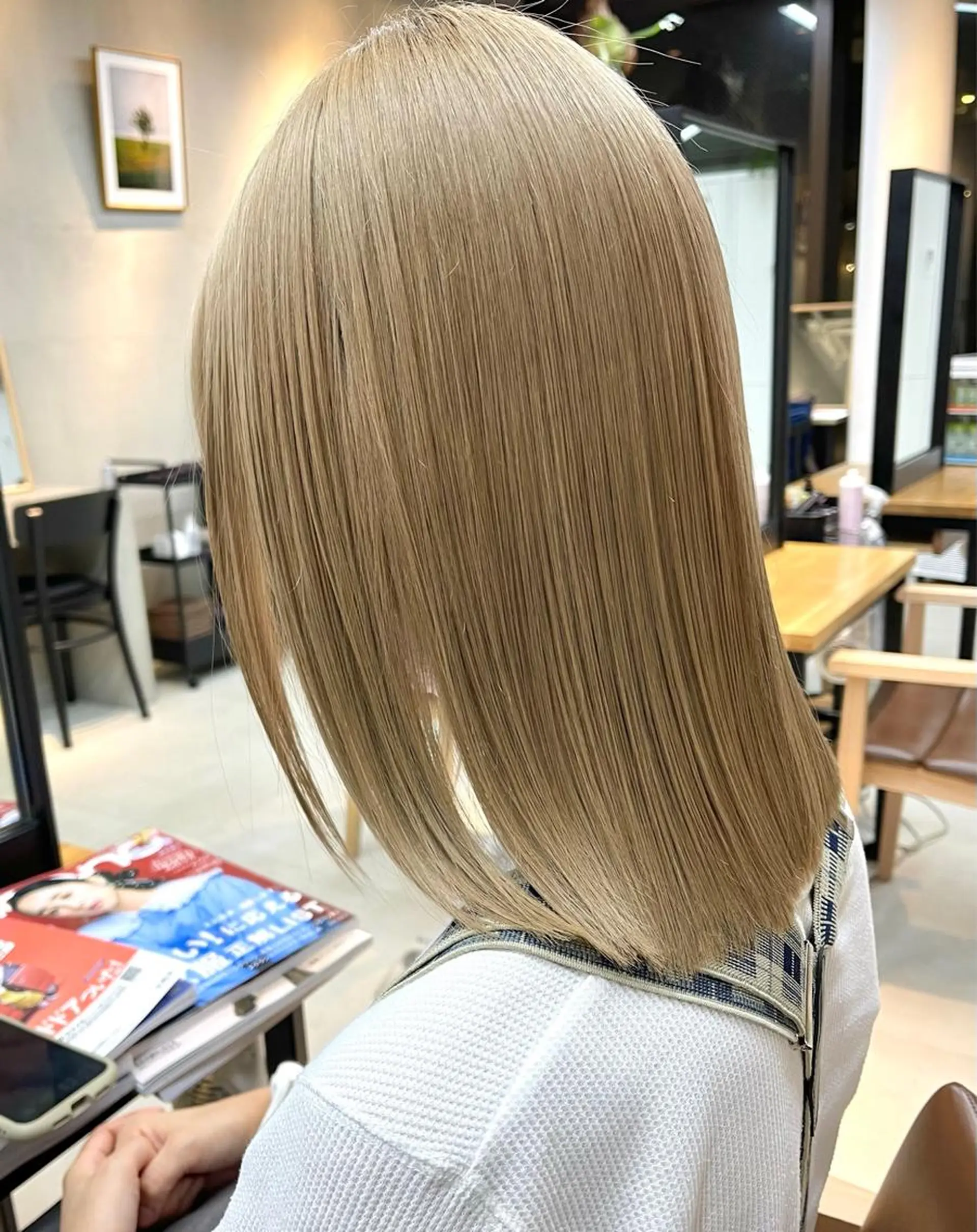 セミロング カラー ブリーチ ハイトーンカラー mee.urawa所属・似合わせショート×透 明感/やじまたかしのヘアスタイル