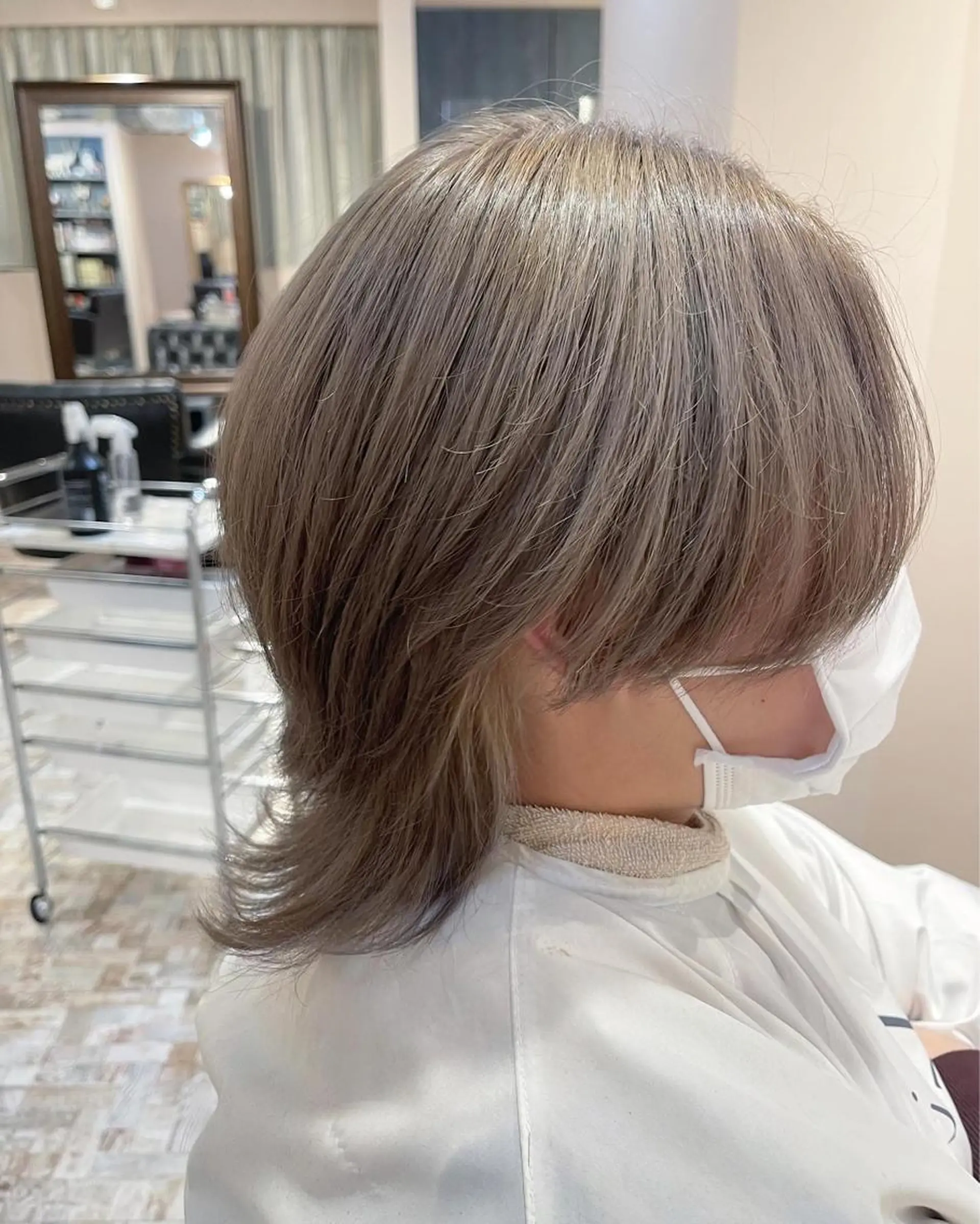 カラー メンズ メンズブリーチ ベージュカラー ブリーチ シルバー シルバーベージュ ヘアカラー Lita所属・Lita たいちのヘアスタイル