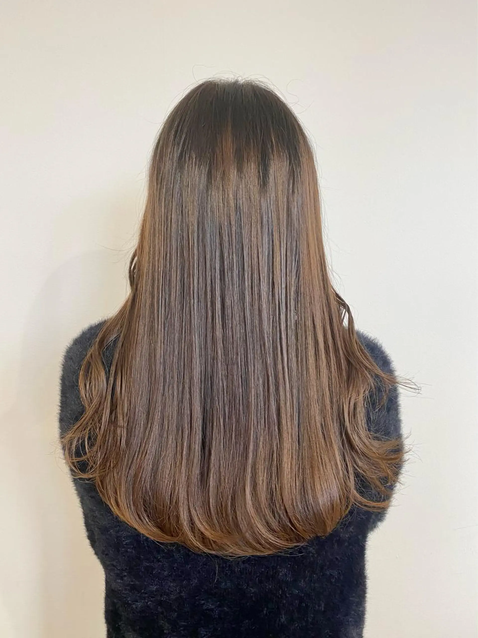 セミロング カラー ブラウンカラー ヘアカラー KIZU 髪質改善 オカルト怪談のヘアスタイル