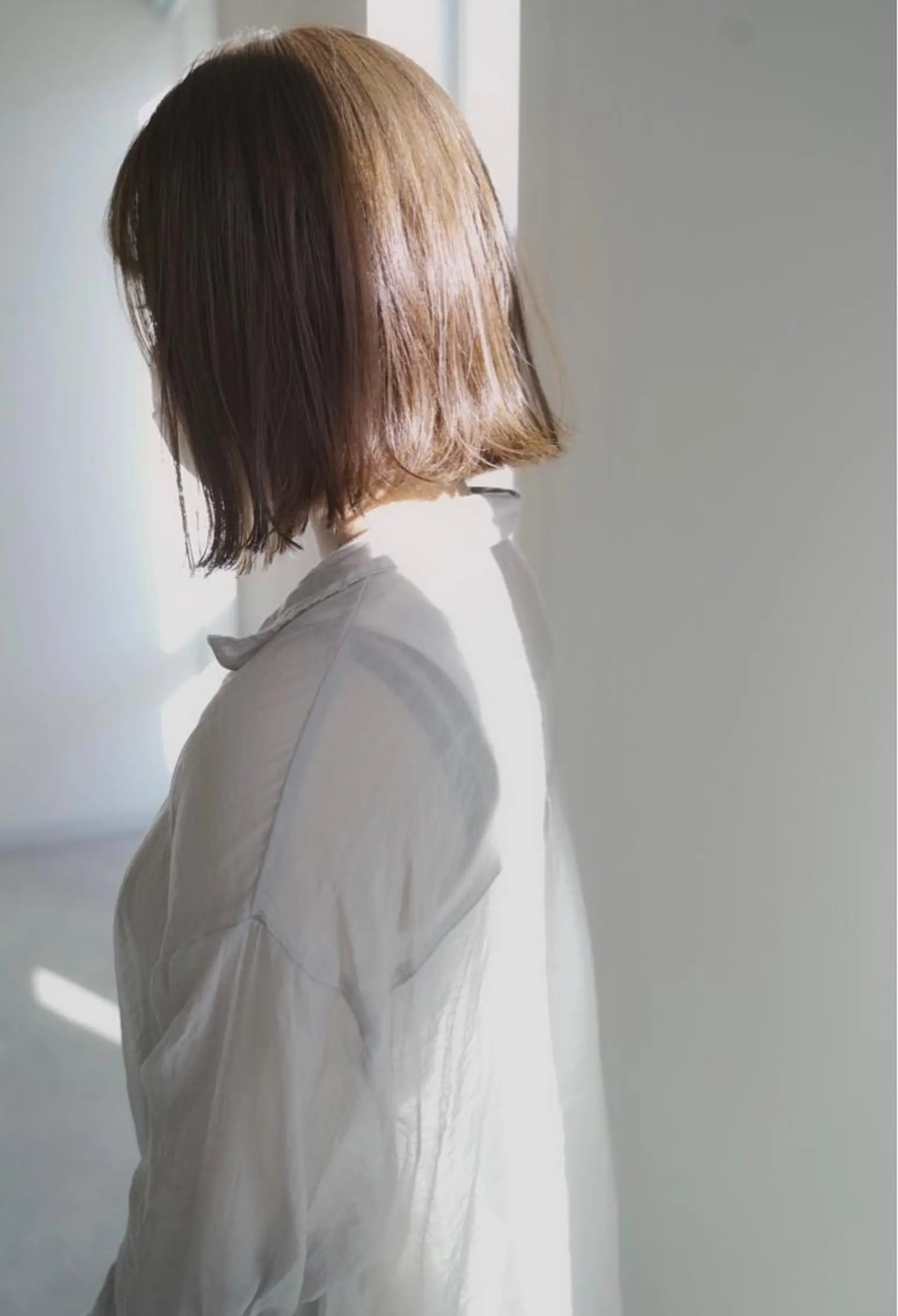 ショート カラー ベージュカラー ブリーチ ブラウンカラー ブラウンベージュ ブリーチなしカラー ヘアカラー トリートメント Maison所属・清水 亮太／赤み消しカラーのヘアスタイル