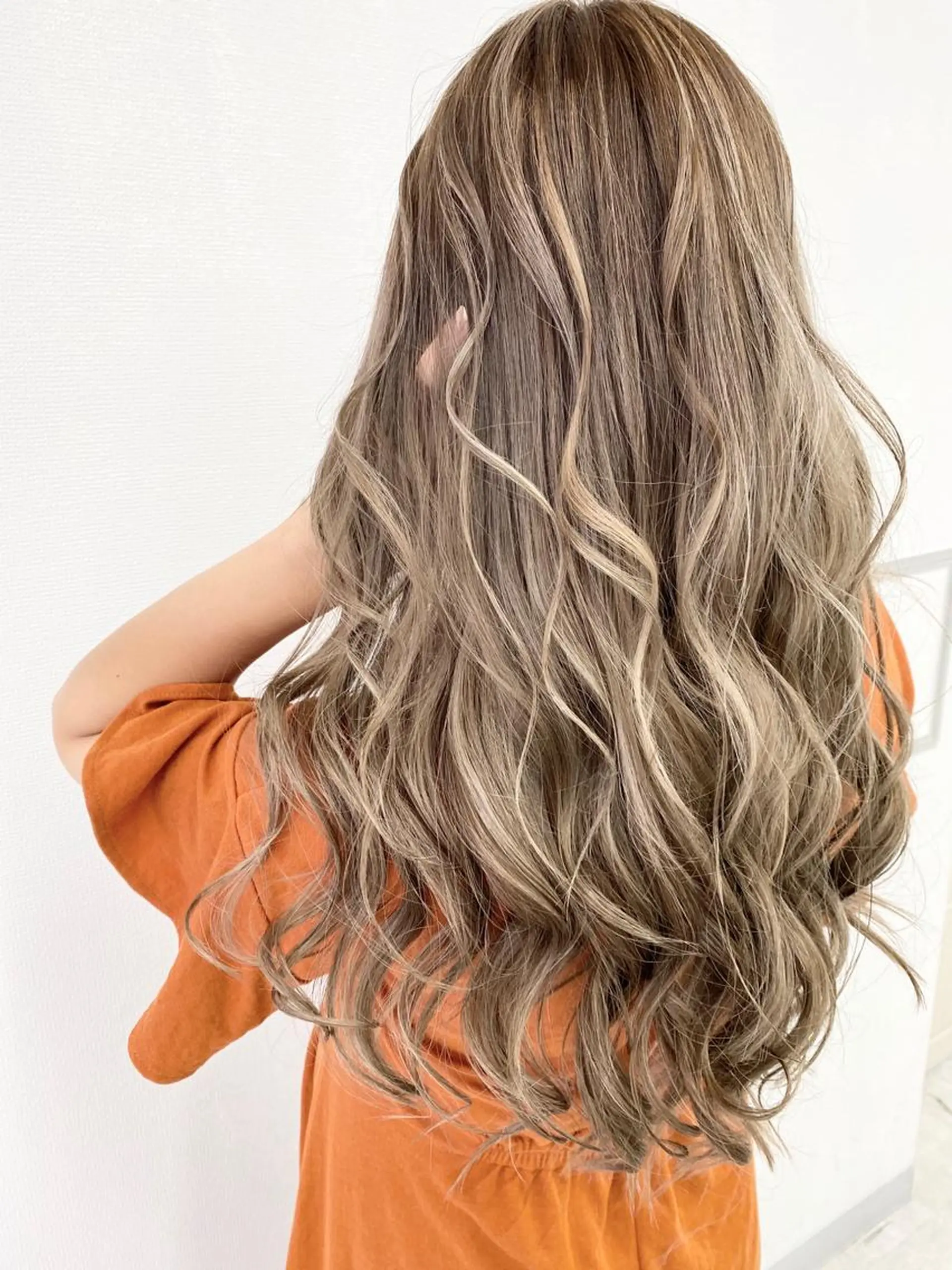 ロング カット ヘアカラー トリートメント ミルクティーカラー 🌈店長クボのヘアスタイル