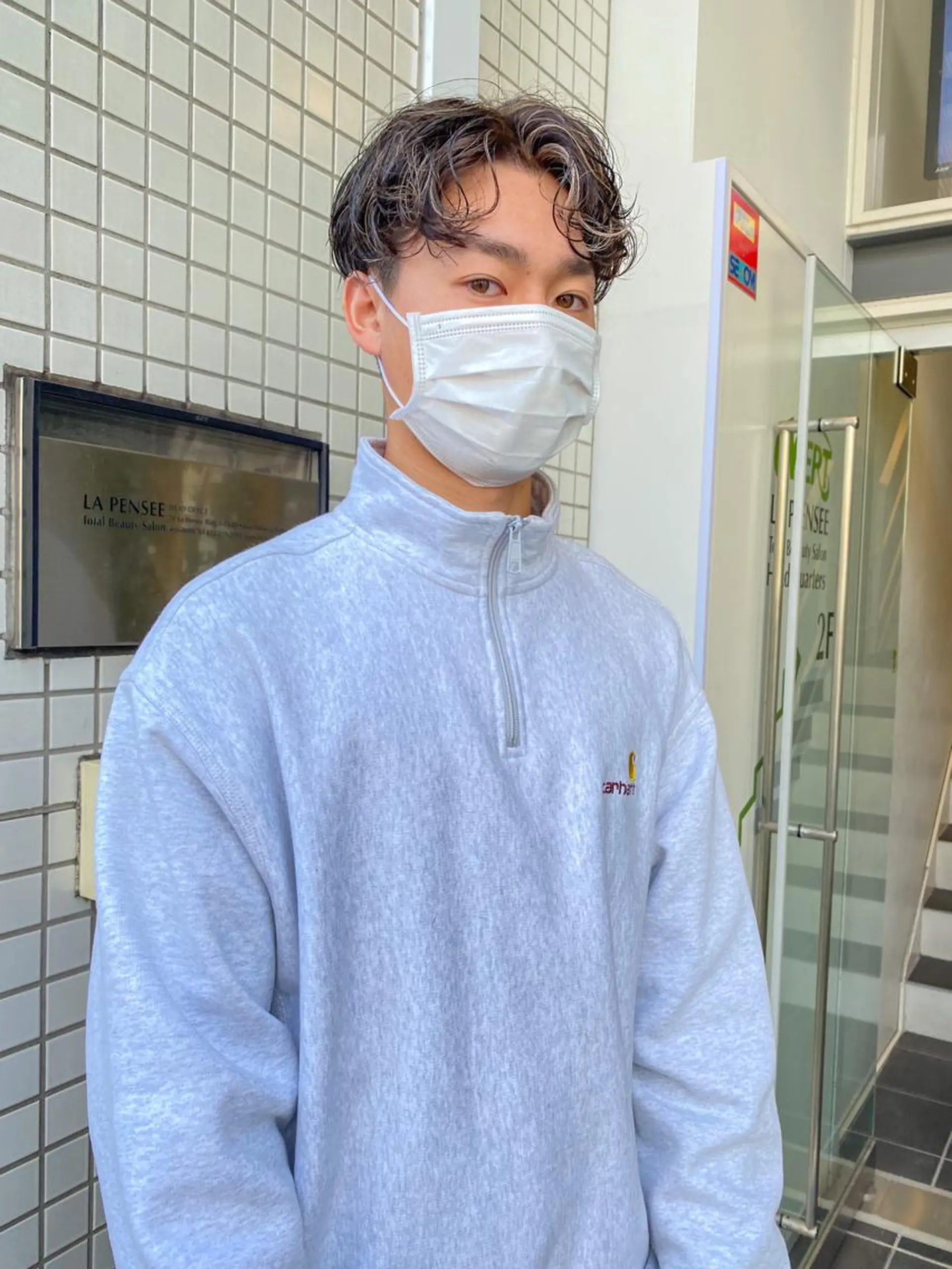 カラー パーマ メンズ メンズブリーチ メンズハイライト マッシュ メンズパーマ ベージュカラー カット ヘアカラー パーマ 栄/矢場町 三井太朗のヘアスタイル