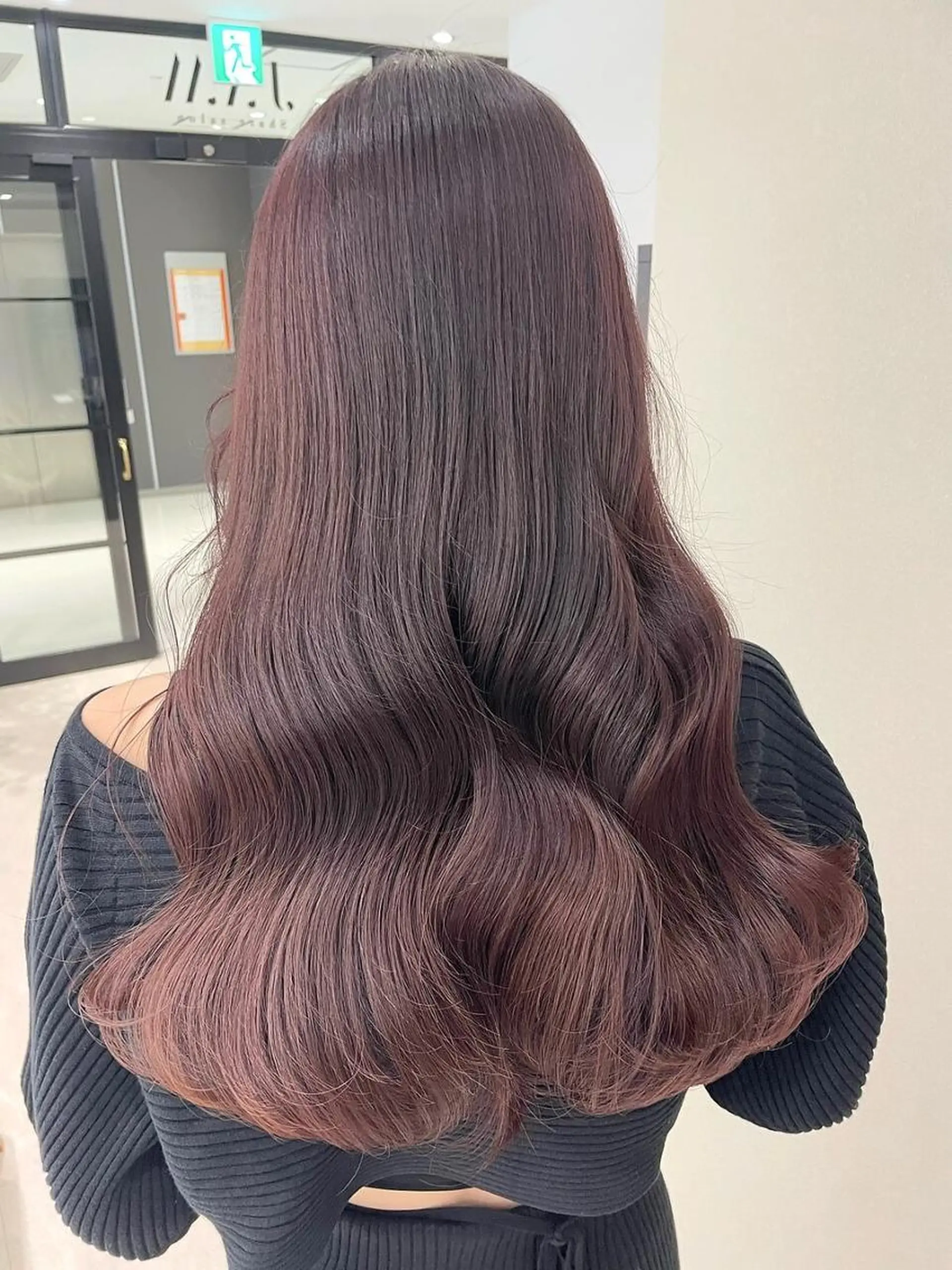 ロング ヘアアレンジ カラー バレイヤージュ ブリーチ ケアブリーチ デザインカラー ダブルカラー カット トリートメント ROW町田🌹 大人可愛い/艶髪改善のヘアスタイル
