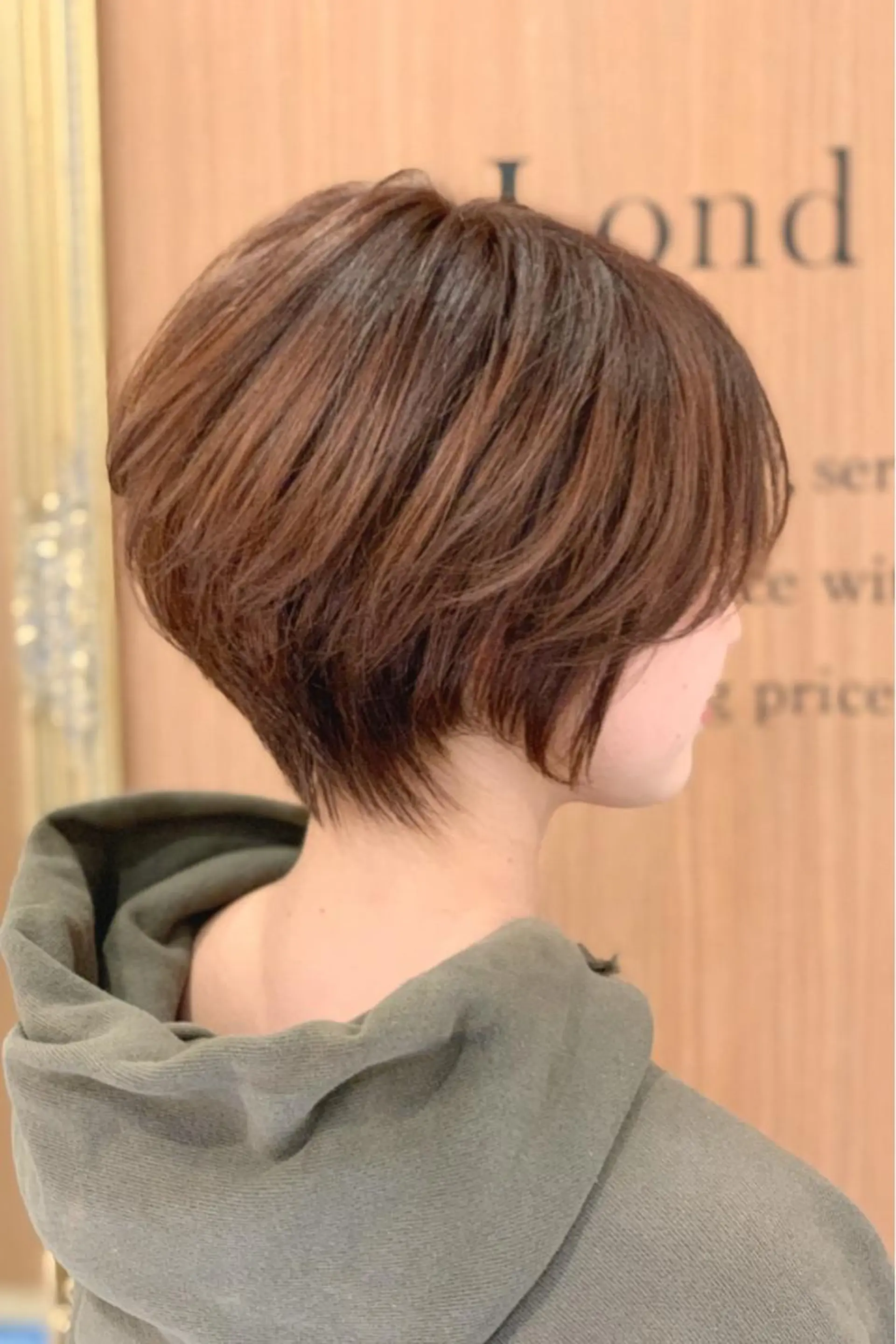 ショート くびれヘア ショートヘア Lond enikaのヘアスタイル