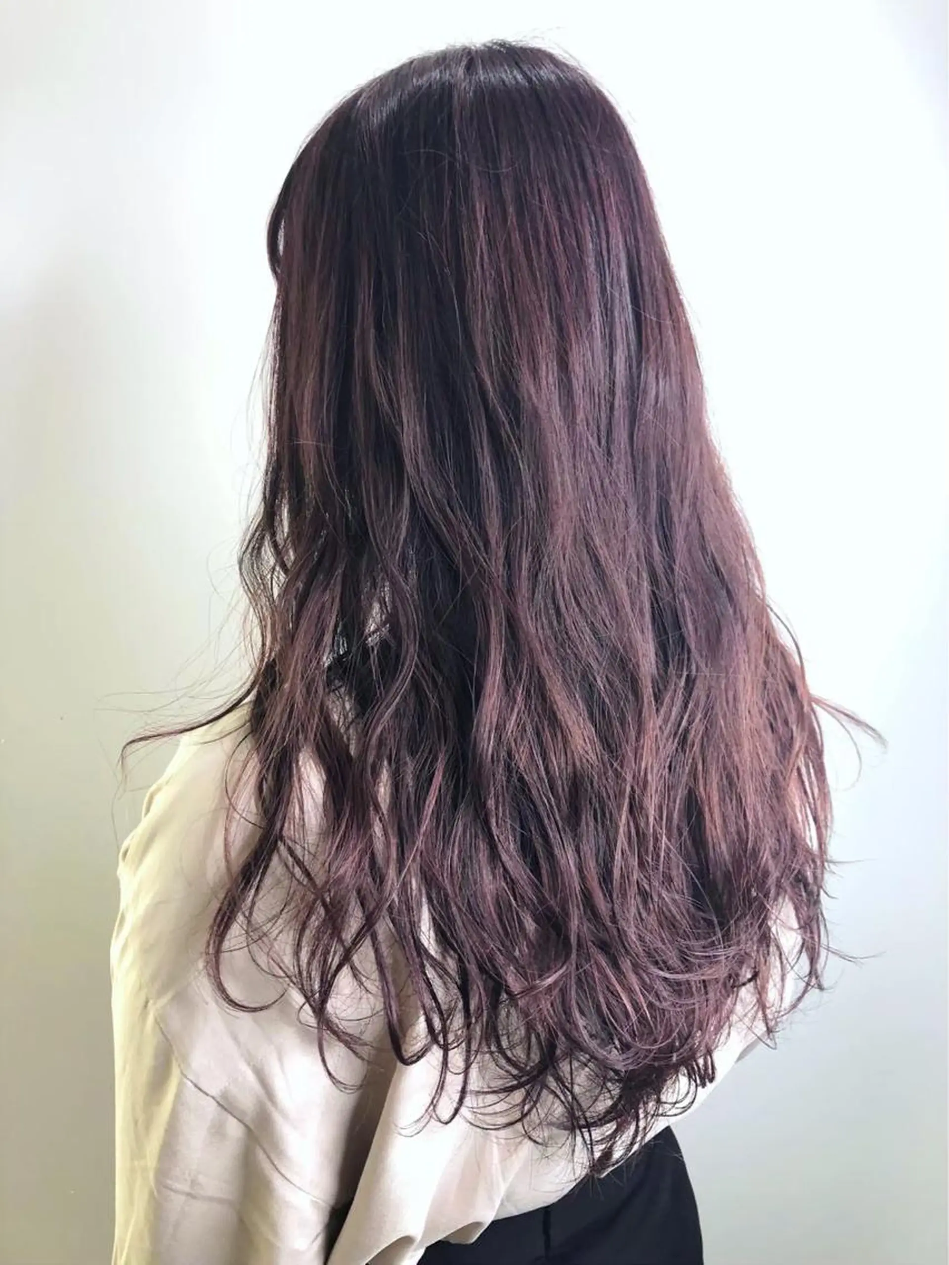 ロング パープルカラー ヘアカラー トリートメント ヘッドスパ ヘアセット 山口 竣也のヘアスタイル