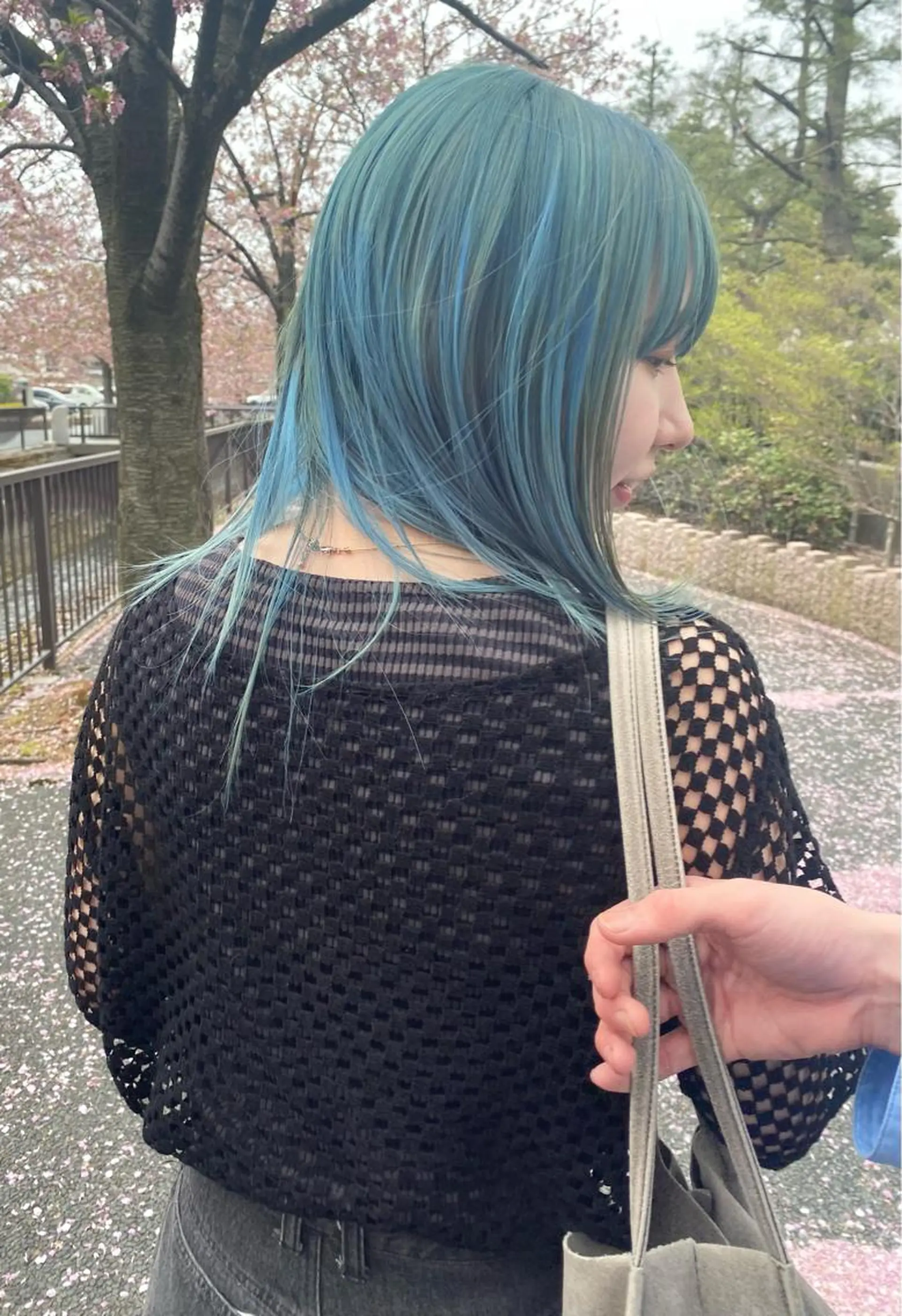 ロング カラー ミストバング 透明感カラー デザインカラー フェイスフレーミング ハイライトカラー nambu-GARDEN所属・上田 昂雅のヘアスタイル