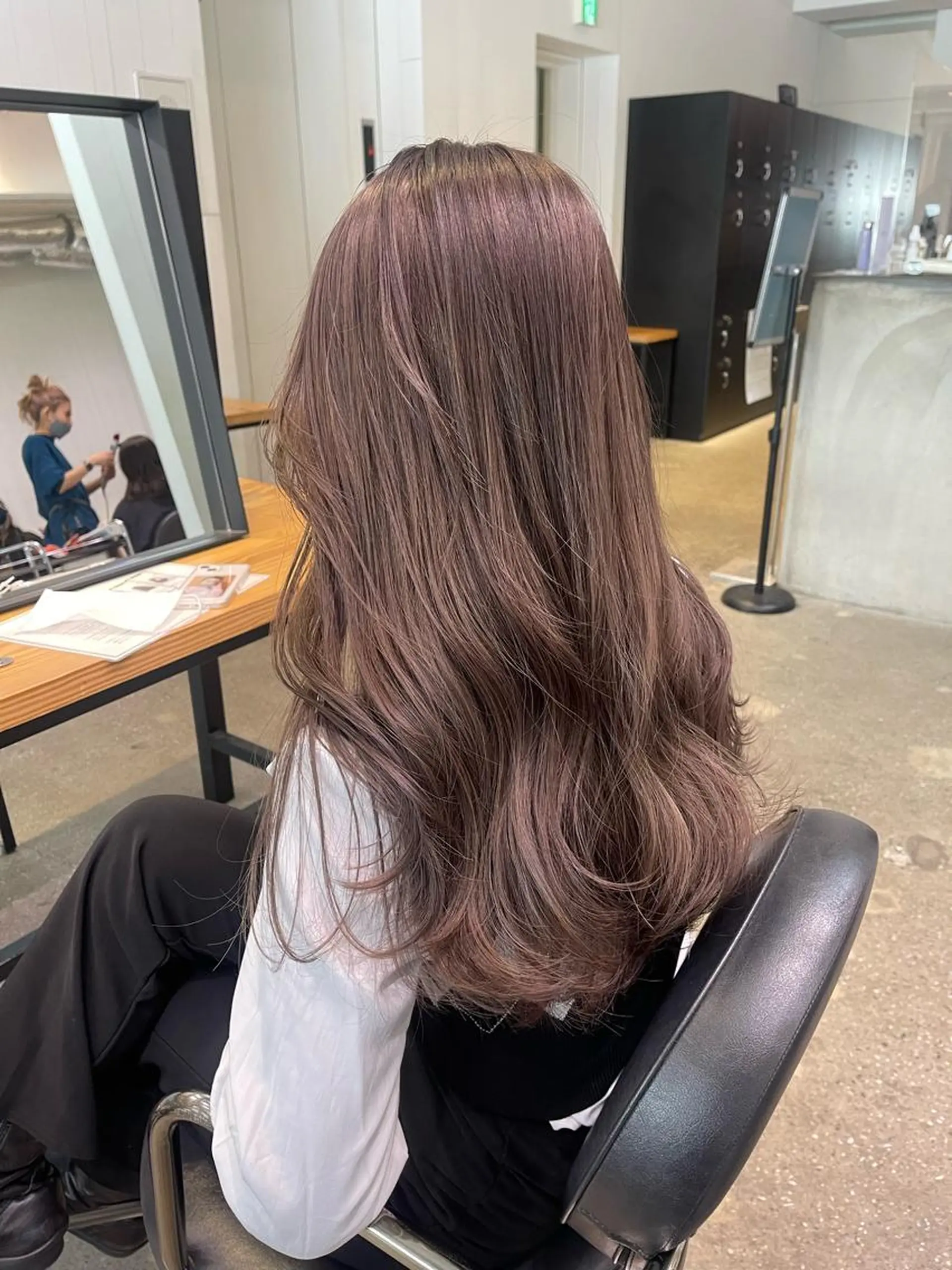 ロング カラー ヘアカラー 〻ツヤハイトーン🩰 🤍HARUCAのヘアスタイル