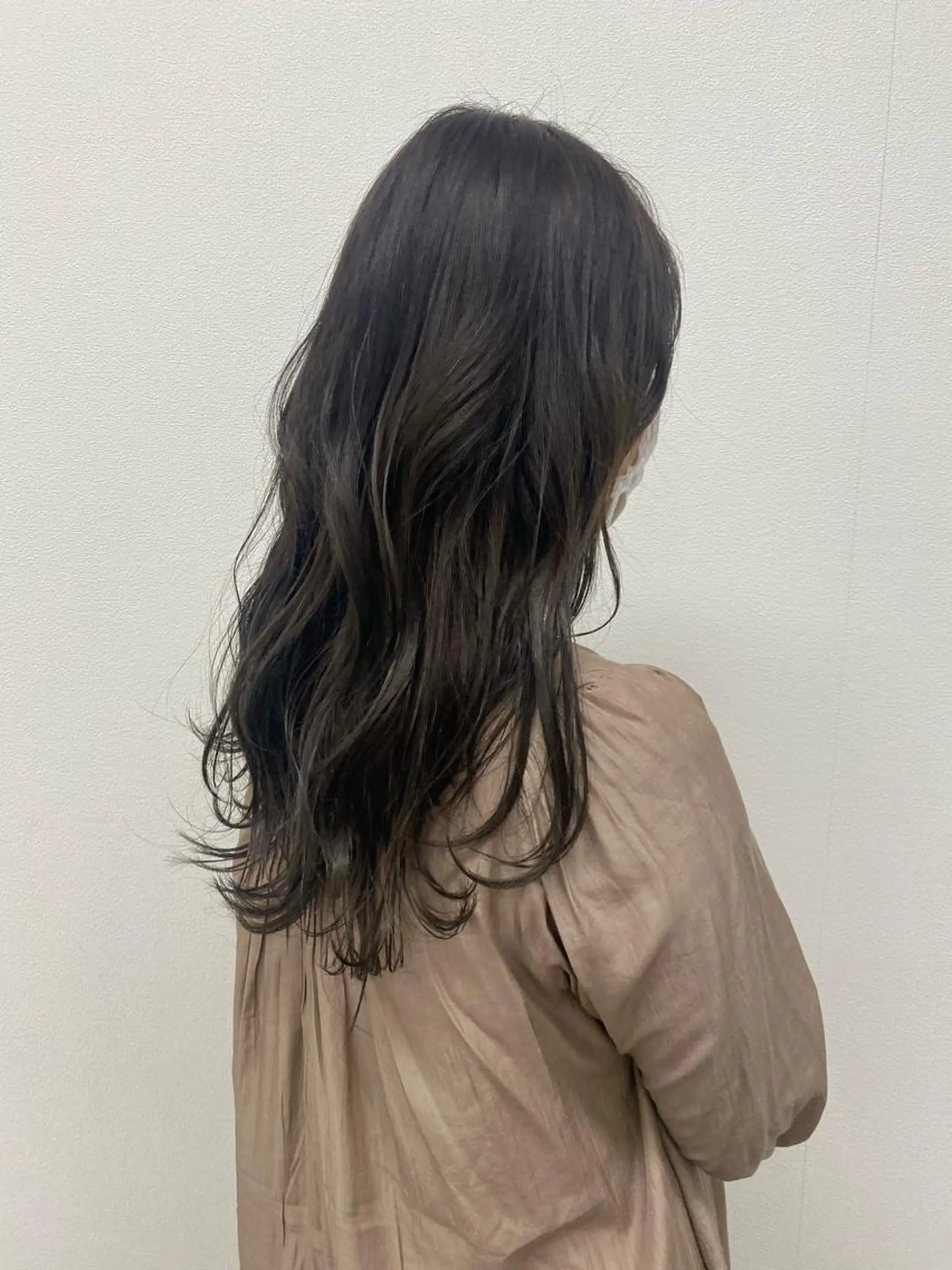 カラー カット ヘアカラー トリートメント 髪質改善韓国レイヤー SHIORI🦋のヘアスタイル