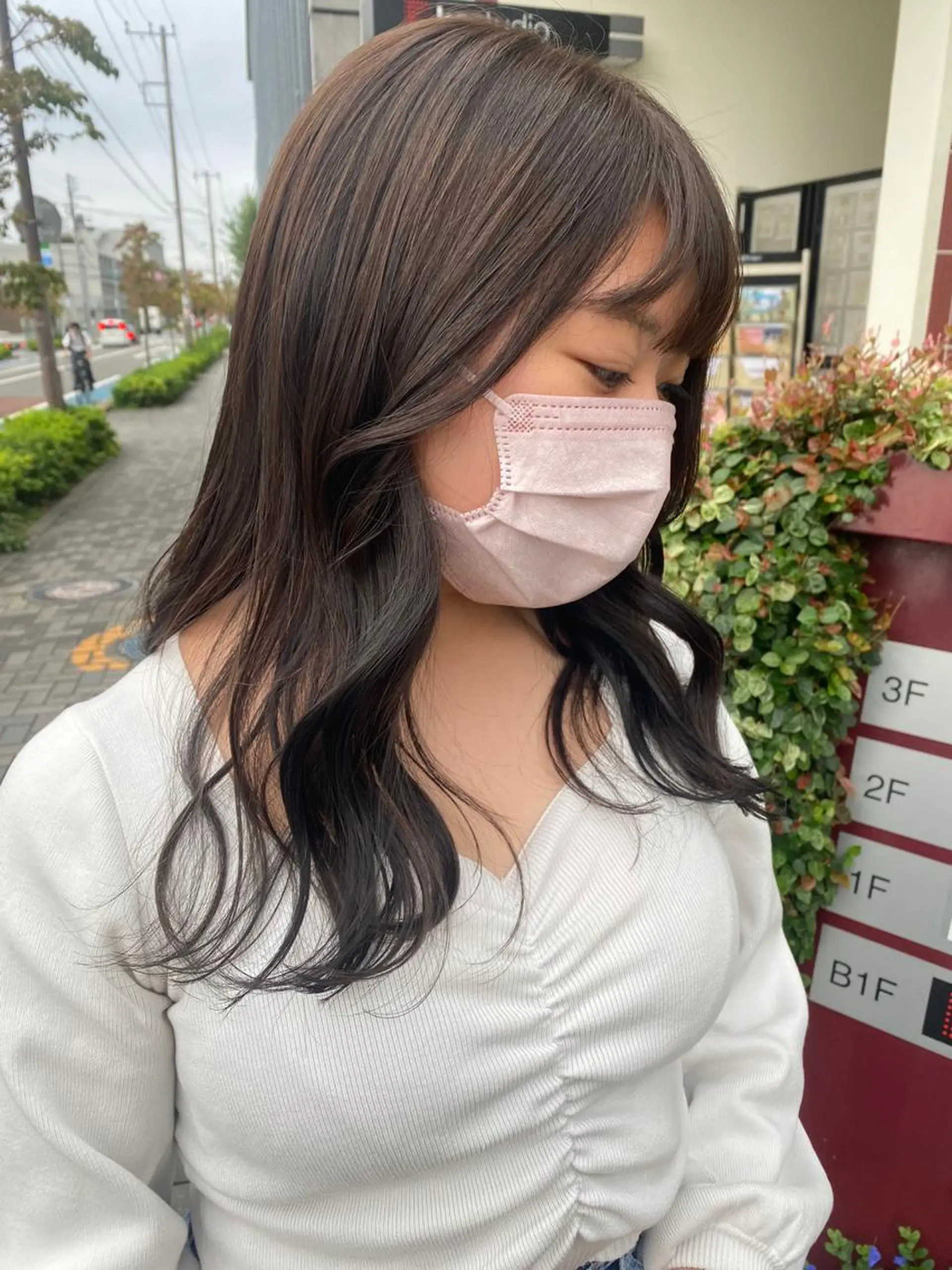 セミロング カラー ブリーチ 透明感カラー グレージュ ブリーチなしカラー カット ヘアカラー トリートメント 艶カラー/耳つぼ/ 浴衣着付け/渡辺奈緒のその他イメージ