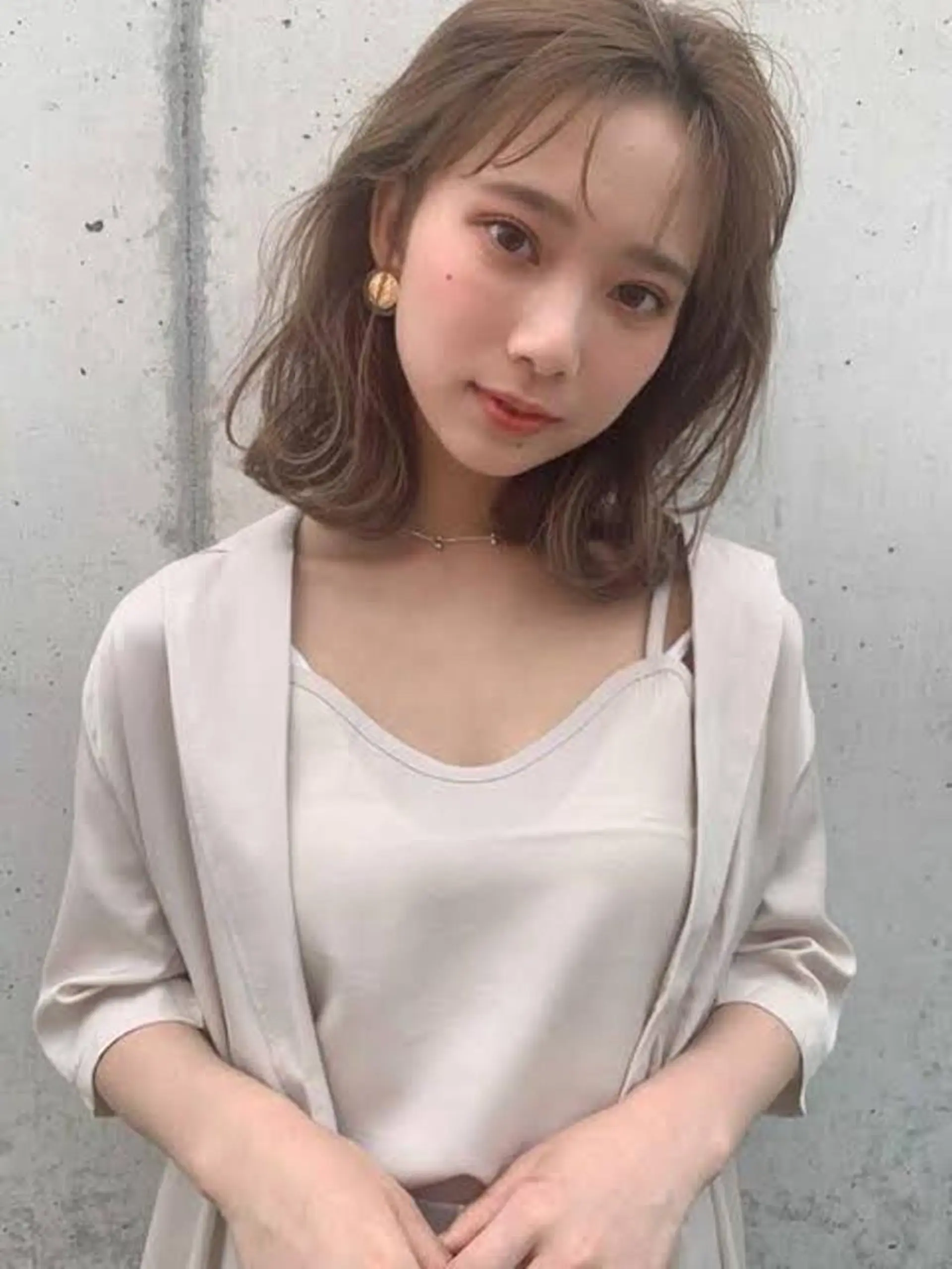 ミディアム SHINYA シンヤヘアーズのヘアスタイル