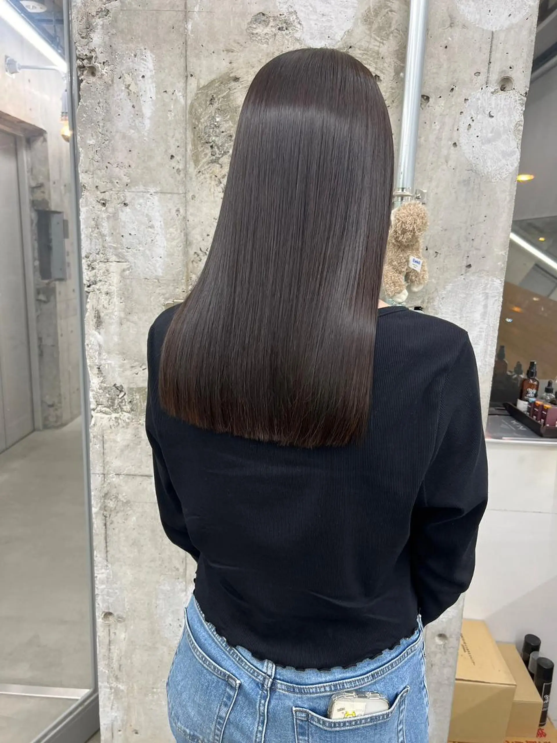 ミディアム カラー パーマ ヘアアレンジ ミディアムパーマ ベージュカラー ブリーチ ケアカラー イヤリングカラー カット ヘアカラー トリートメント ヘアケア特化型サロン newi 京橋のヘアスタイル