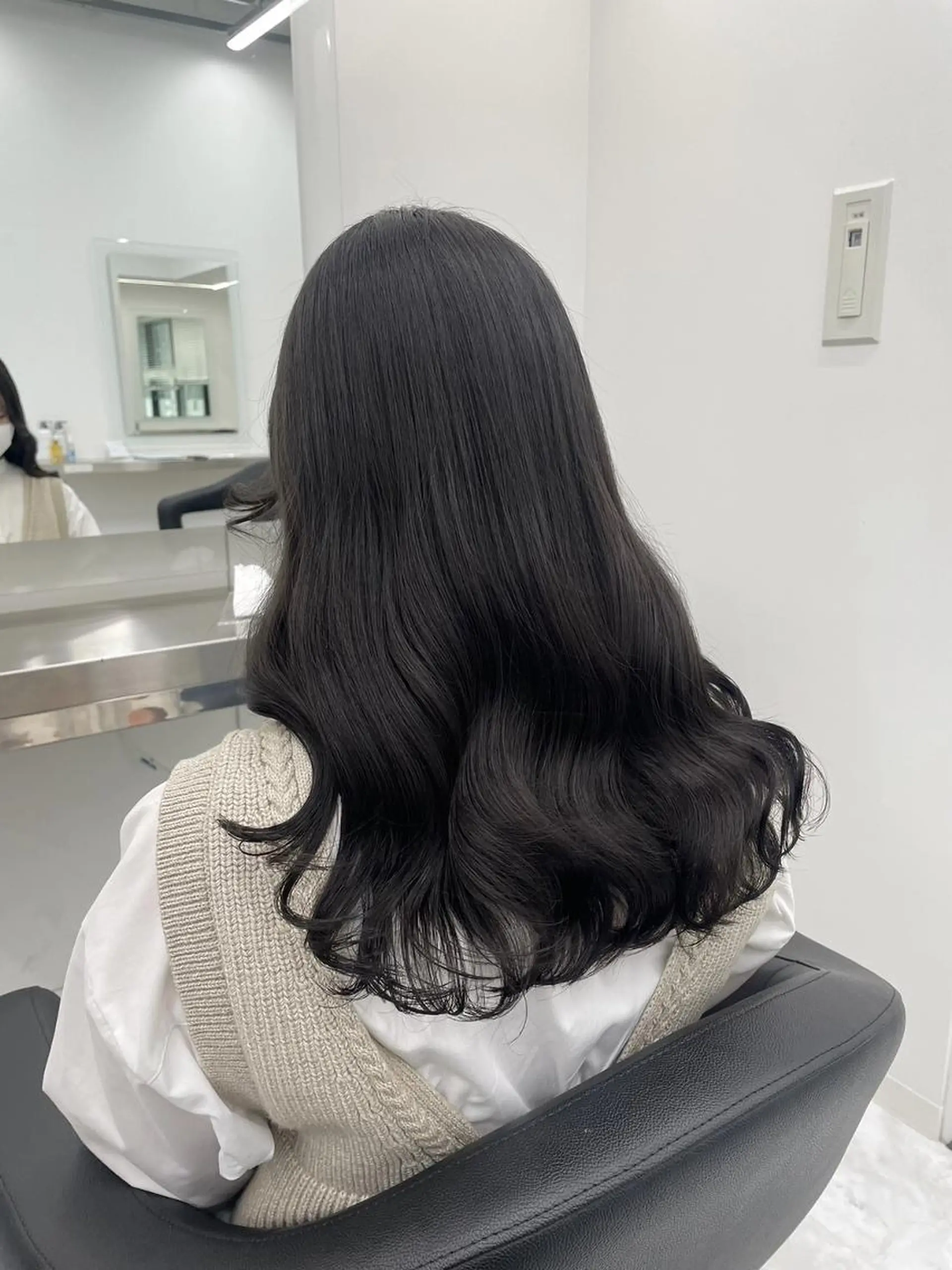 カラー 🩶透髪×モテ髪🩶 池袋SHE🏹🩶のヘアスタイル
