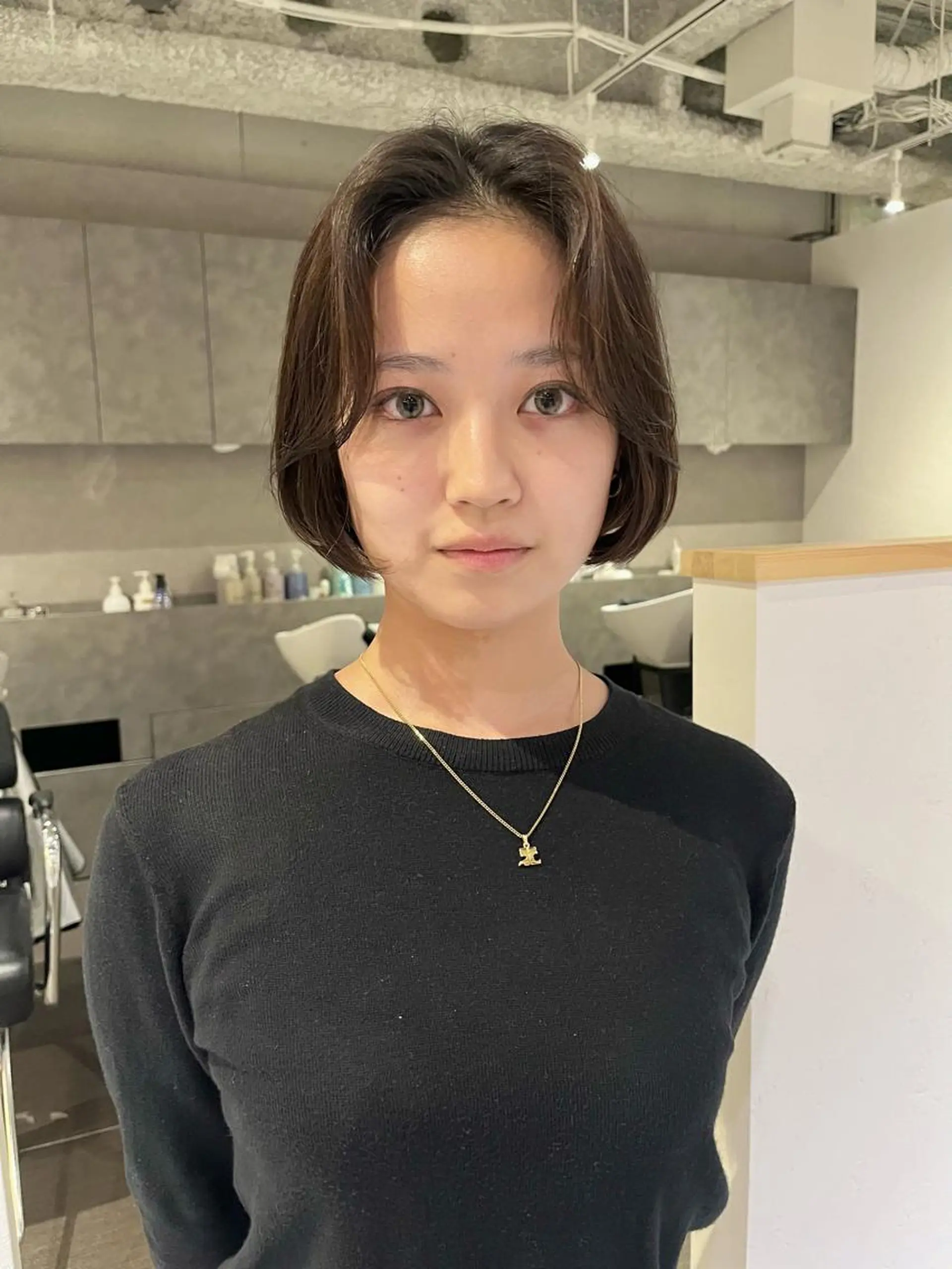 ショート ボブ 顔まわりレイヤー レイヤーカット ウルフカット ウルフボブ 桃果 momokaのヘアスタイル
