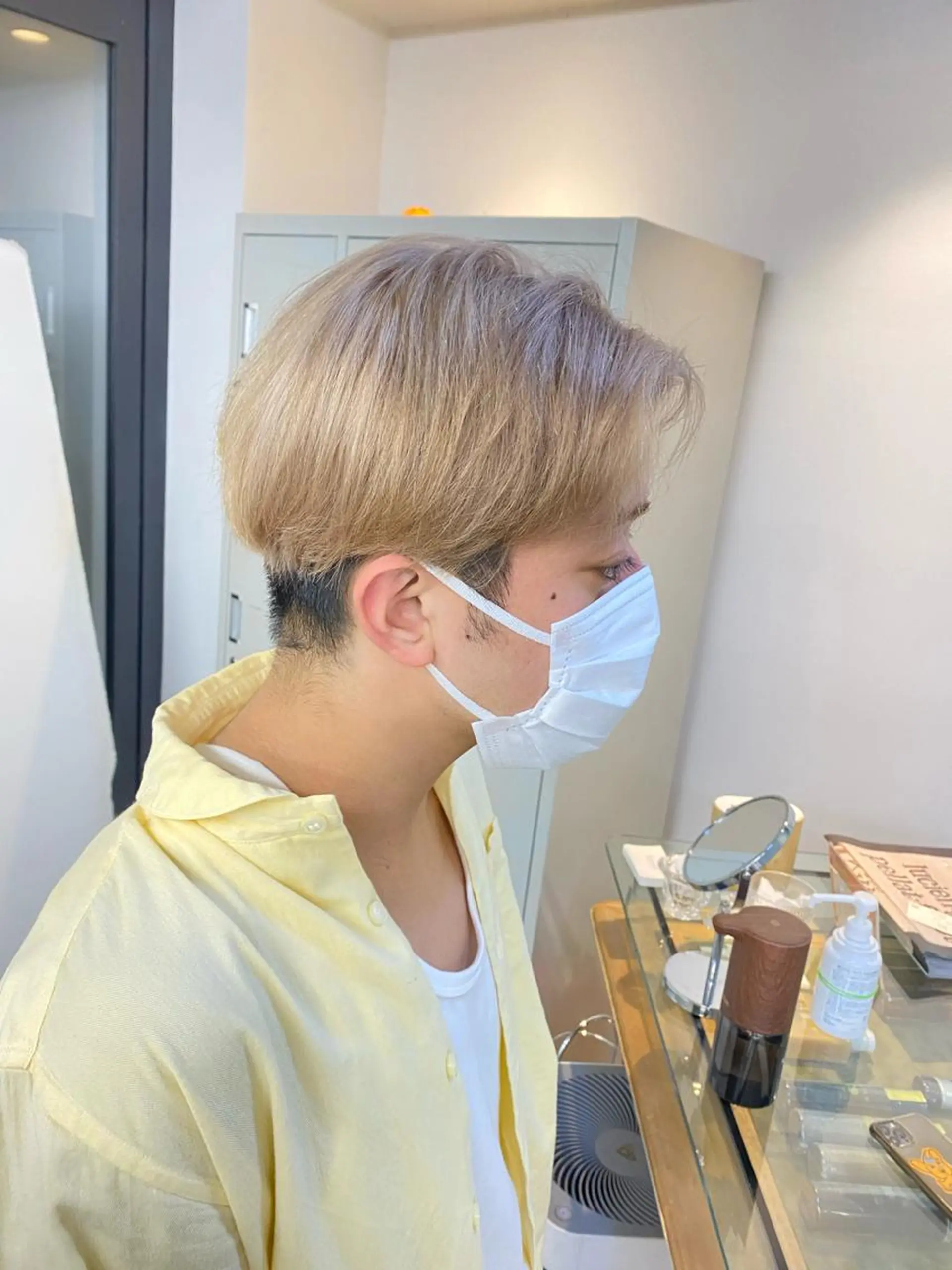 ショート カラー パーマ ヘアアレンジ メンズ キッズ ネイル マツエク・マツパ アイブロウ ホワイト 暖色系/透明感 治野心のヘアスタイル