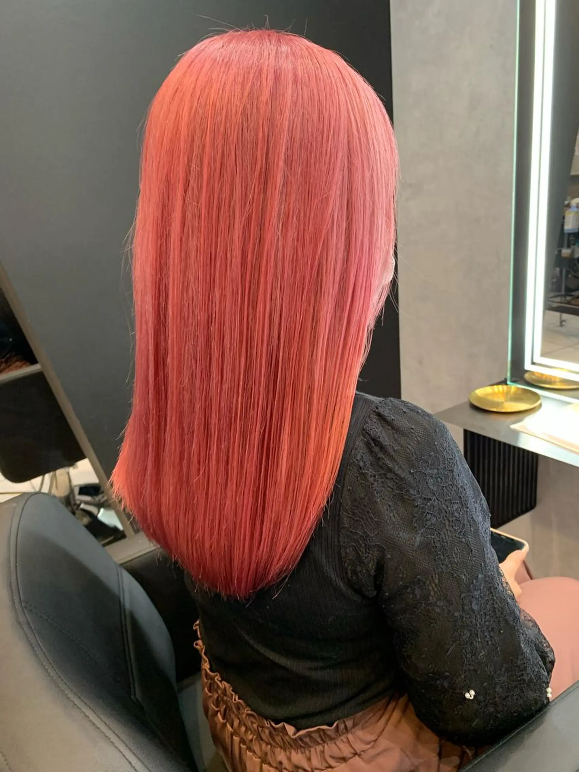 セミロング カラー ピンクカラー 透明感/ブリーチ縮毛 /髪質改善/星野純一のヘアスタイル