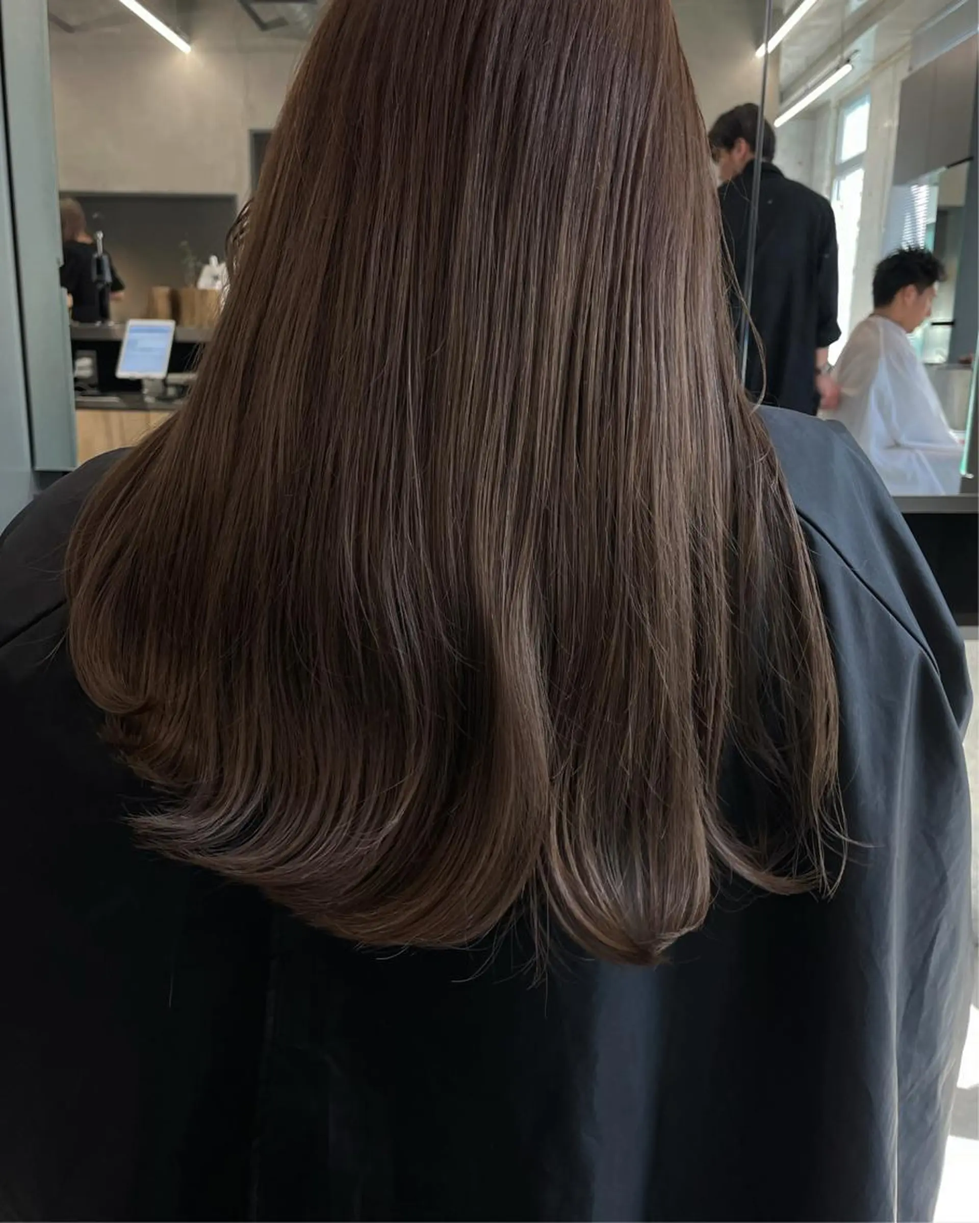 セミロング カラー カット ヘアカラー 佐伯 和佳のヘアスタイル