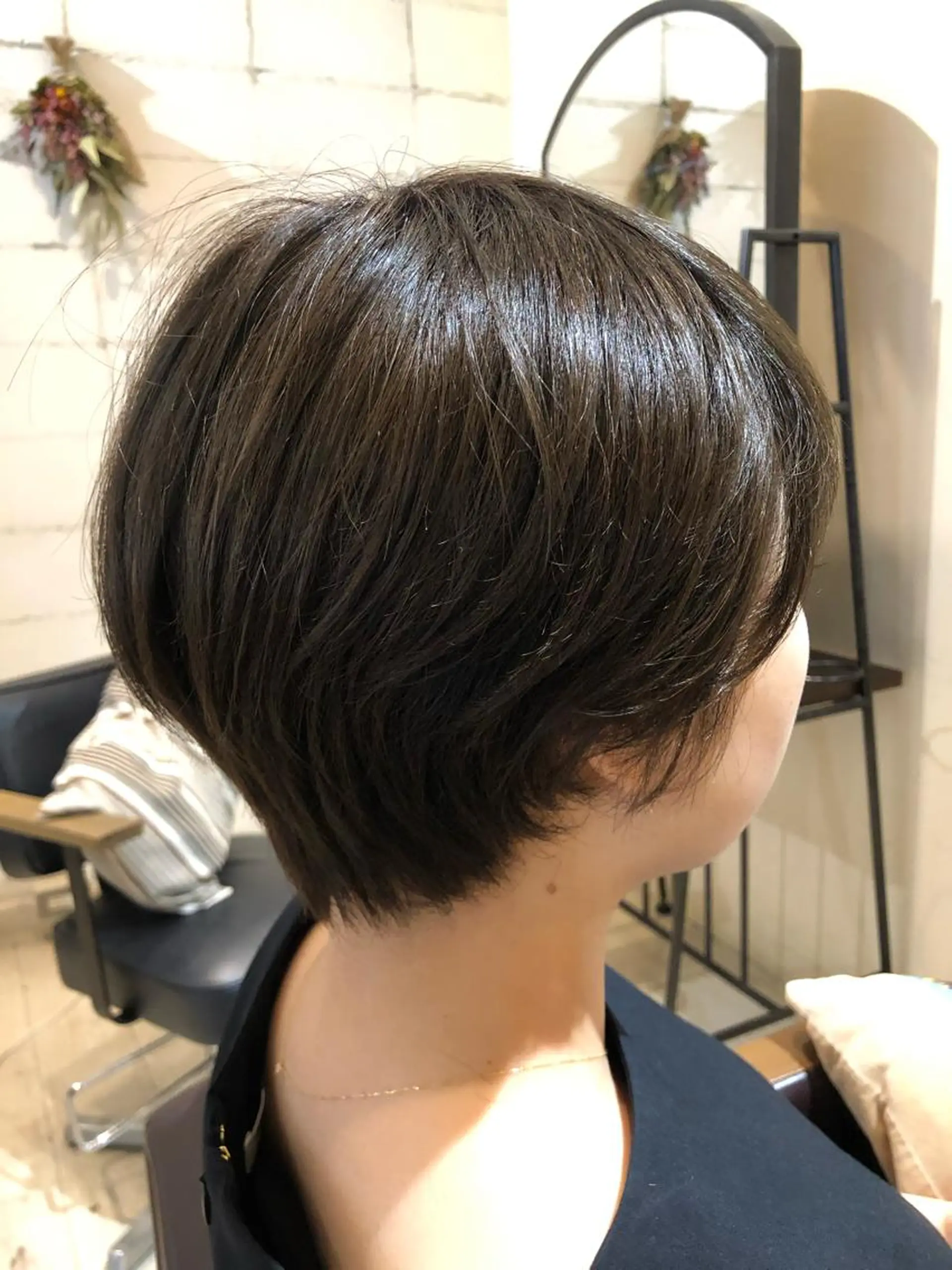ショート カラー カット ヘアカラー ひろせ かなのヘアスタイル