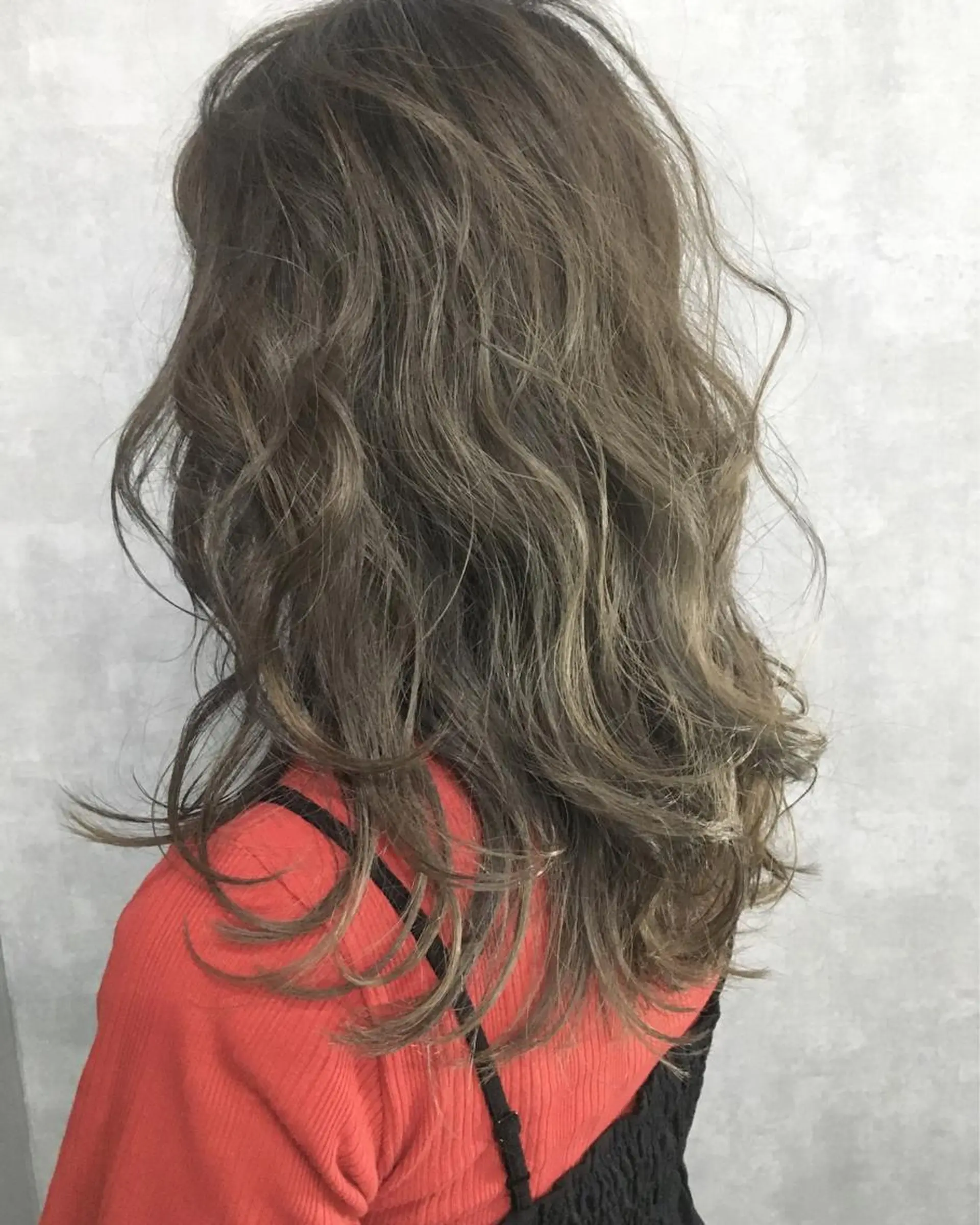 セミロング カラー グレージュ レイヤーカット BLend 渋谷のヘアスタイル
