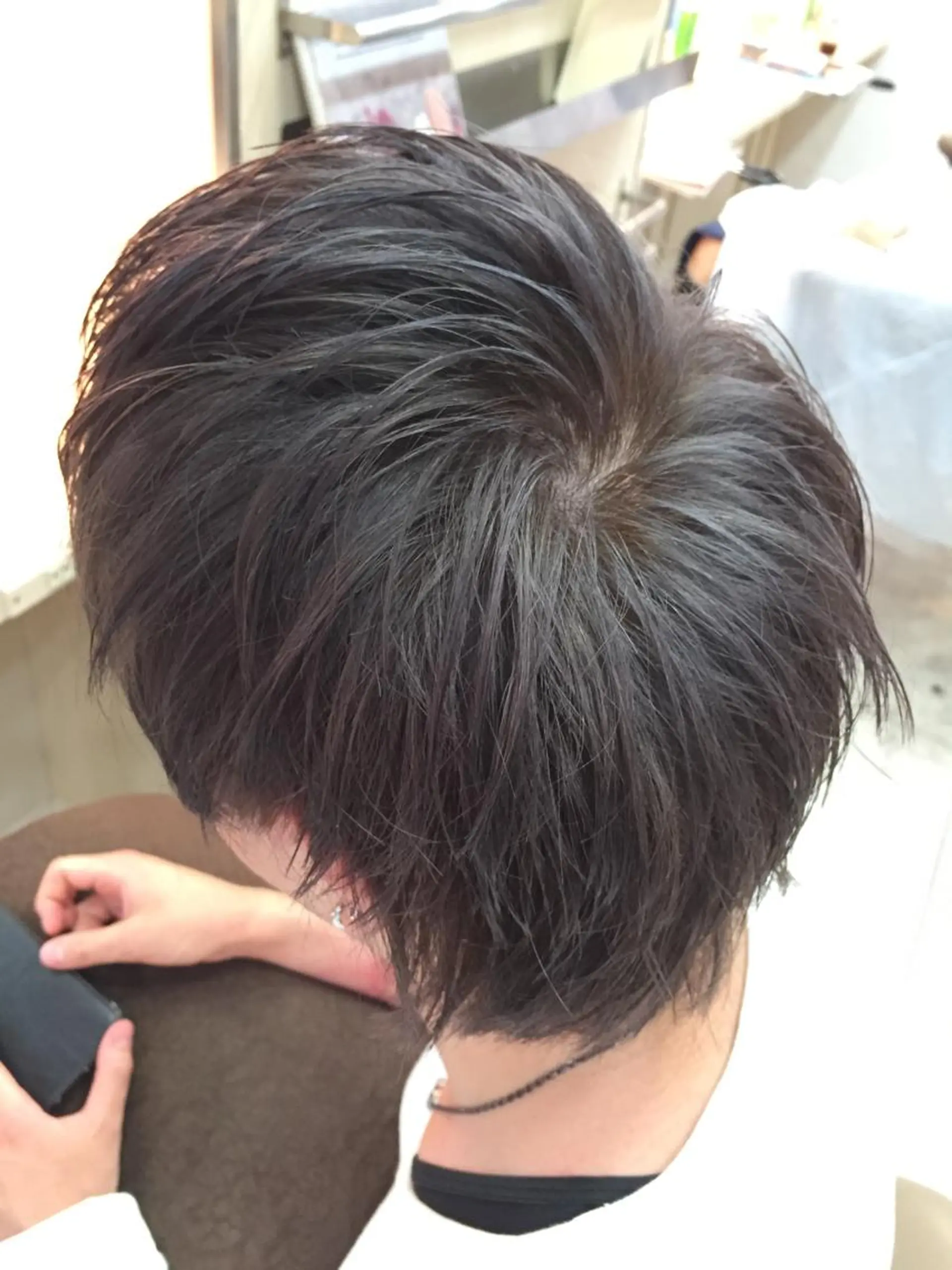 ショート カラー メンズ ブルーカラー ブルージュ 吉岡 三四朗のヘアスタイル