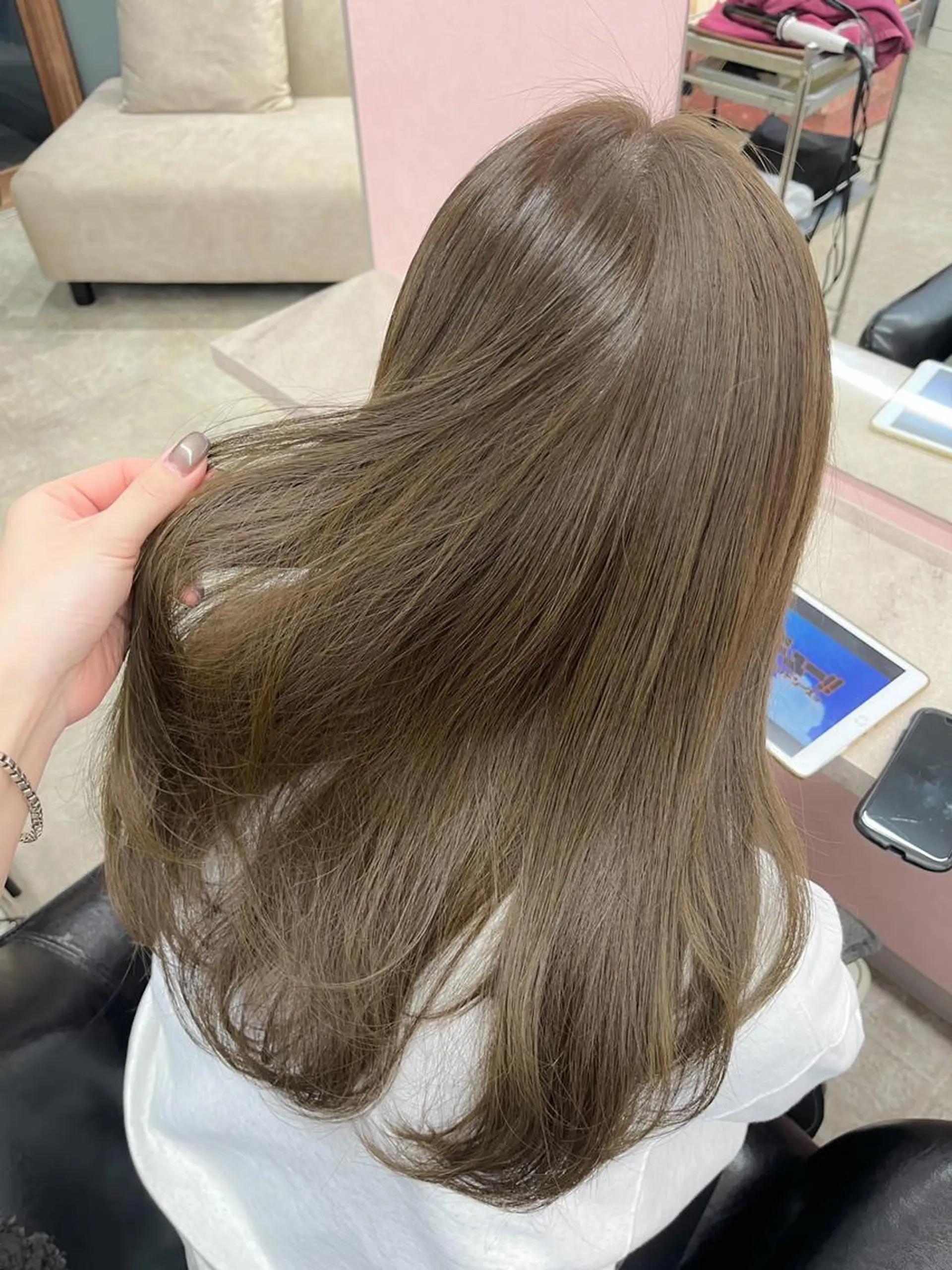 ミディアム カット ヘアカラー トリートメント MATTY azusaのヘアスタイル