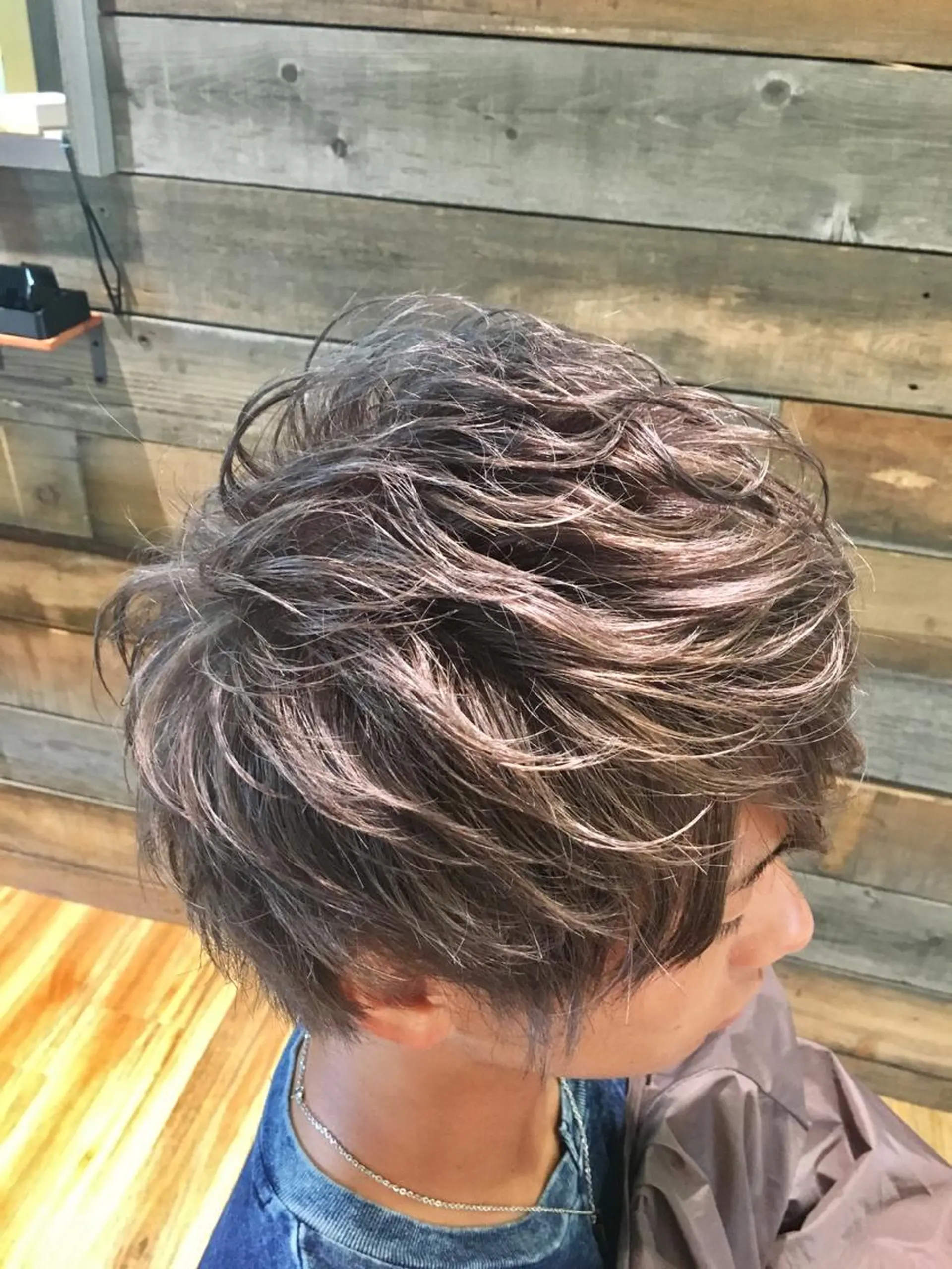 ショート カラー メンズ デザインカラー グレージュ トリートメント カット ヘアカラー パーマ 仁 ジンのヘアスタイル