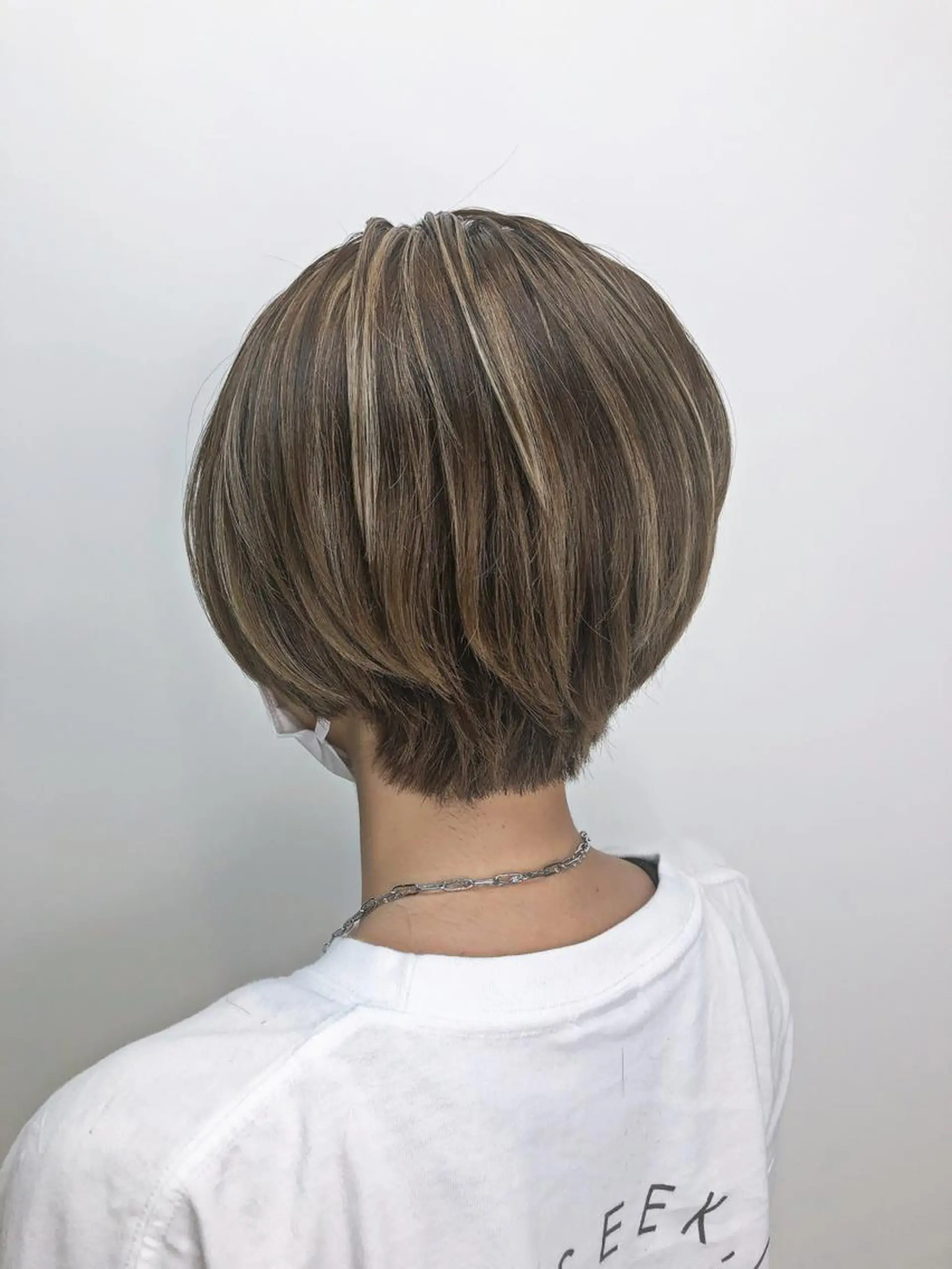 ショート カラー 韓国🩵海外ヘア 宮川華奈のヘアスタイル
