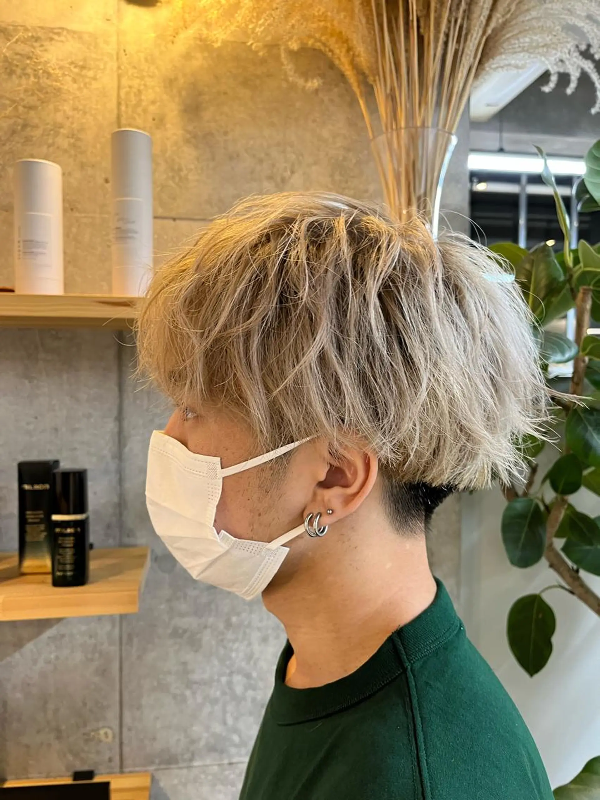 ショート カラー メンズ メンズブリーチ メンズハイライト メンズインナーカラー ブリーチ ケアブリーチ カット ヘアカラー ハイトーンカラ ー/小川のヘアスタイル