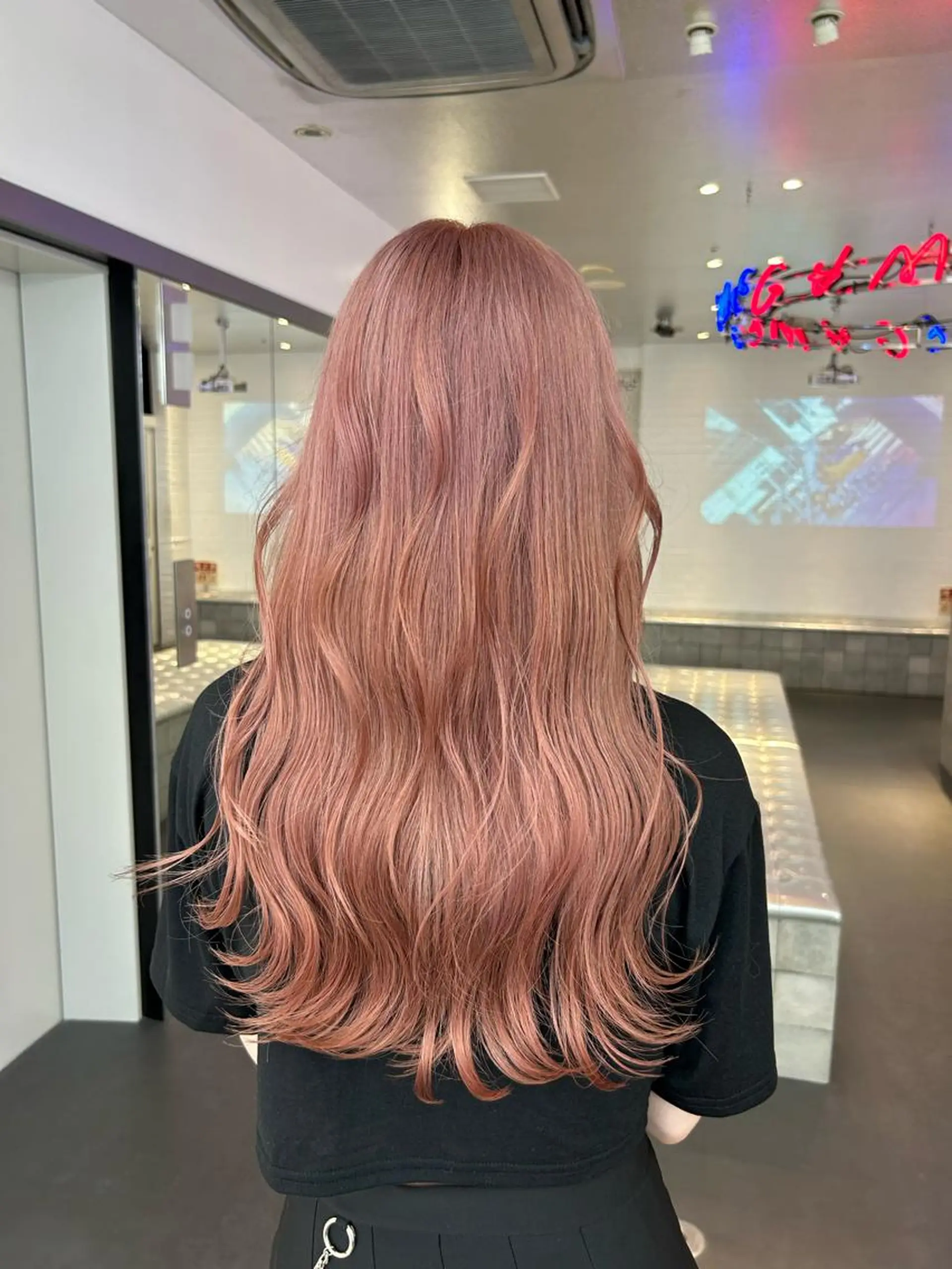 ロング ボブ 外国人風カラー 髪質改善 レイヤーカット ヘアカラー トリートメント MiRI💜地毛級 エクステ✖似合わせ技のヘアスタイル