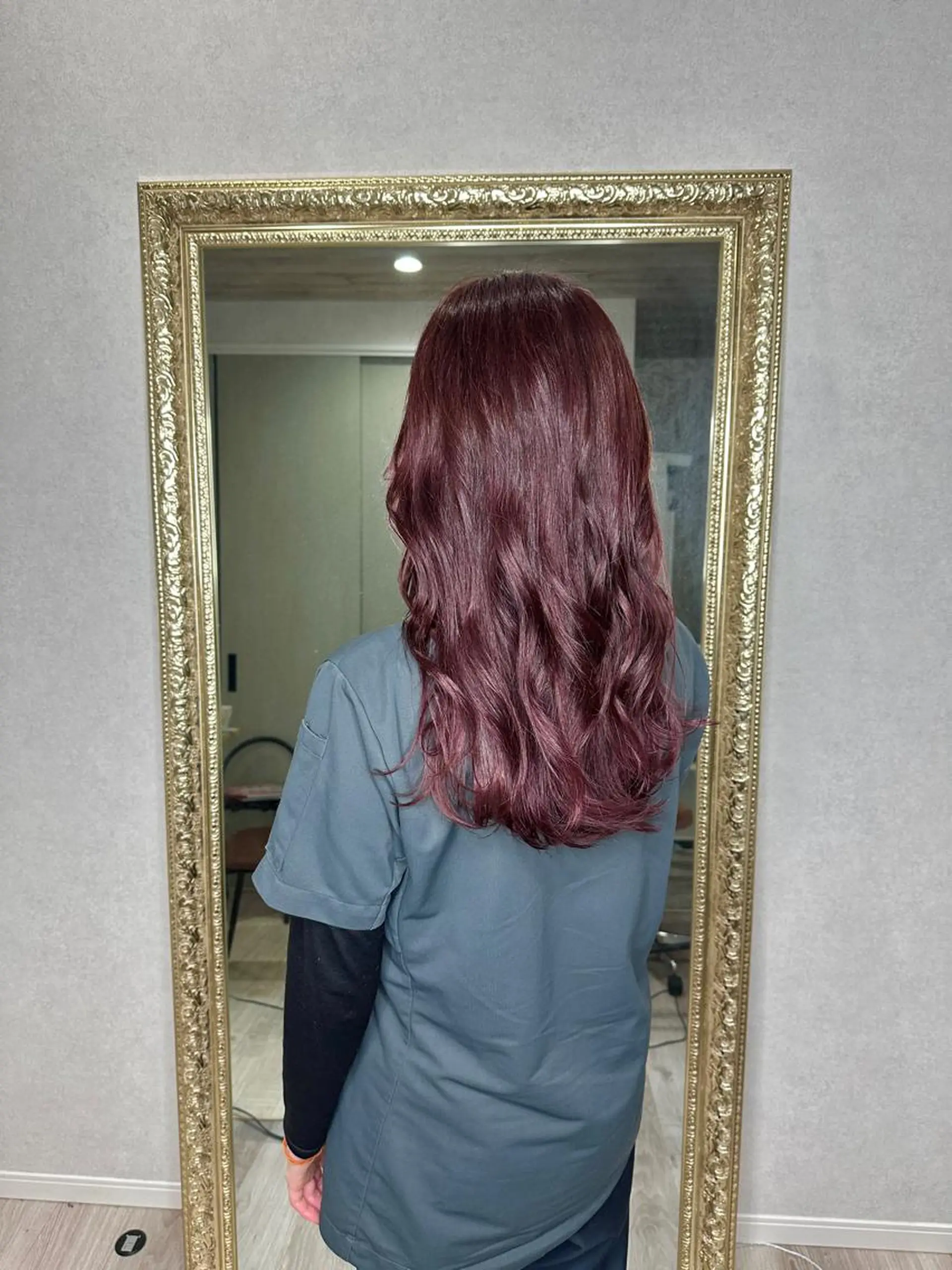 ロング カラー ヘアカラー トリートメント Designer EGGのヘアスタイル