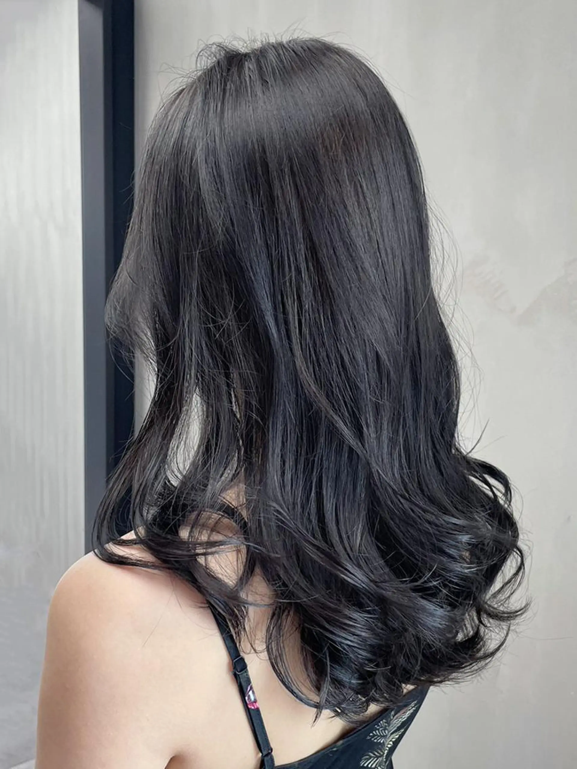 セミロング カラー グレージュ ITbyALBUM 八王子店のヘアスタイル