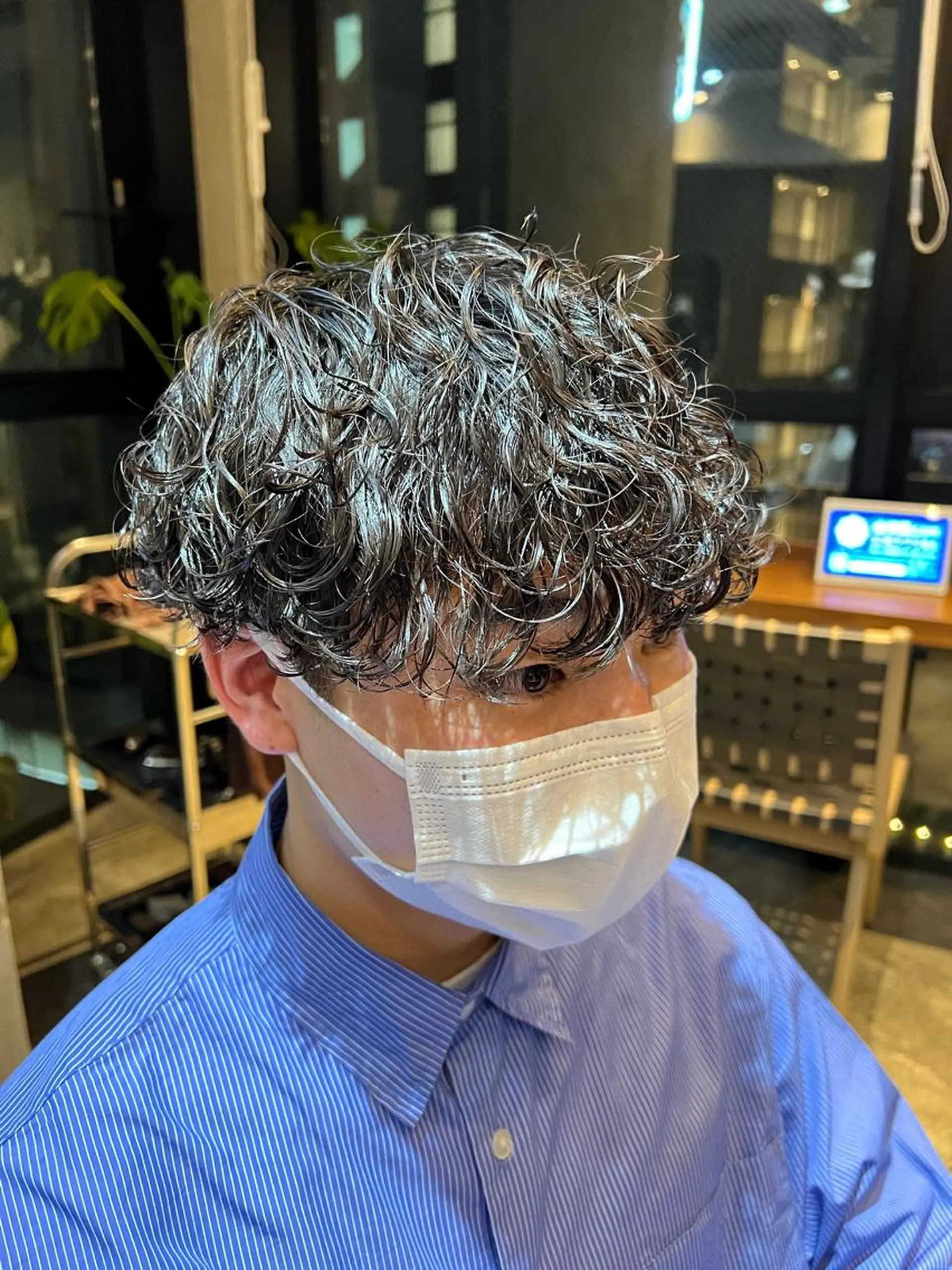 ショート パーマ メンズ カット パーマ トリートメント 波巻きスパイラルパー マ/シャドウパーマ駿のヘアスタイル