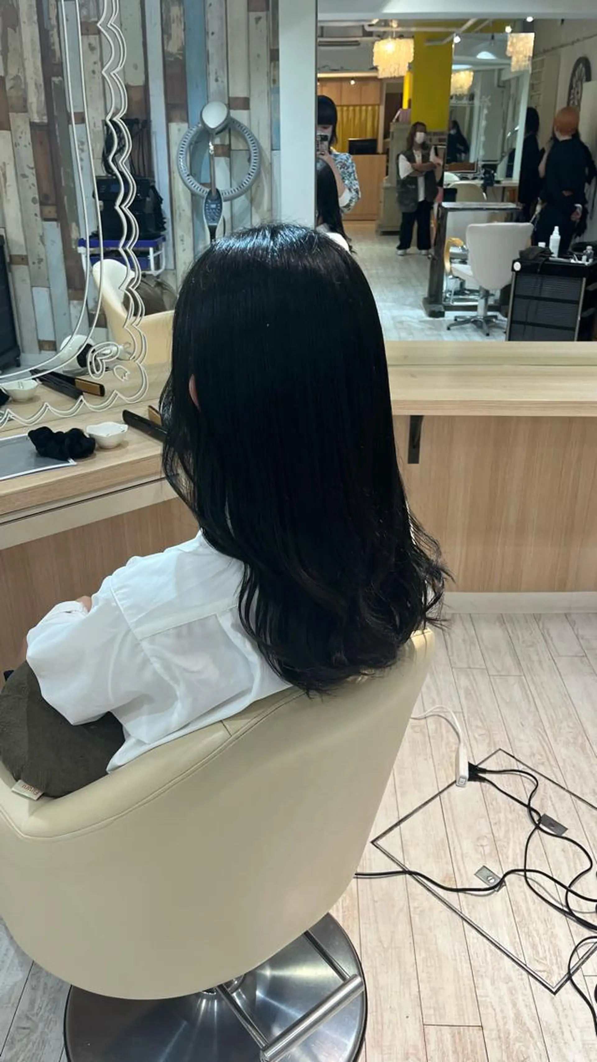 カラー SUGAR ／ムトウマリンのヘアスタイル