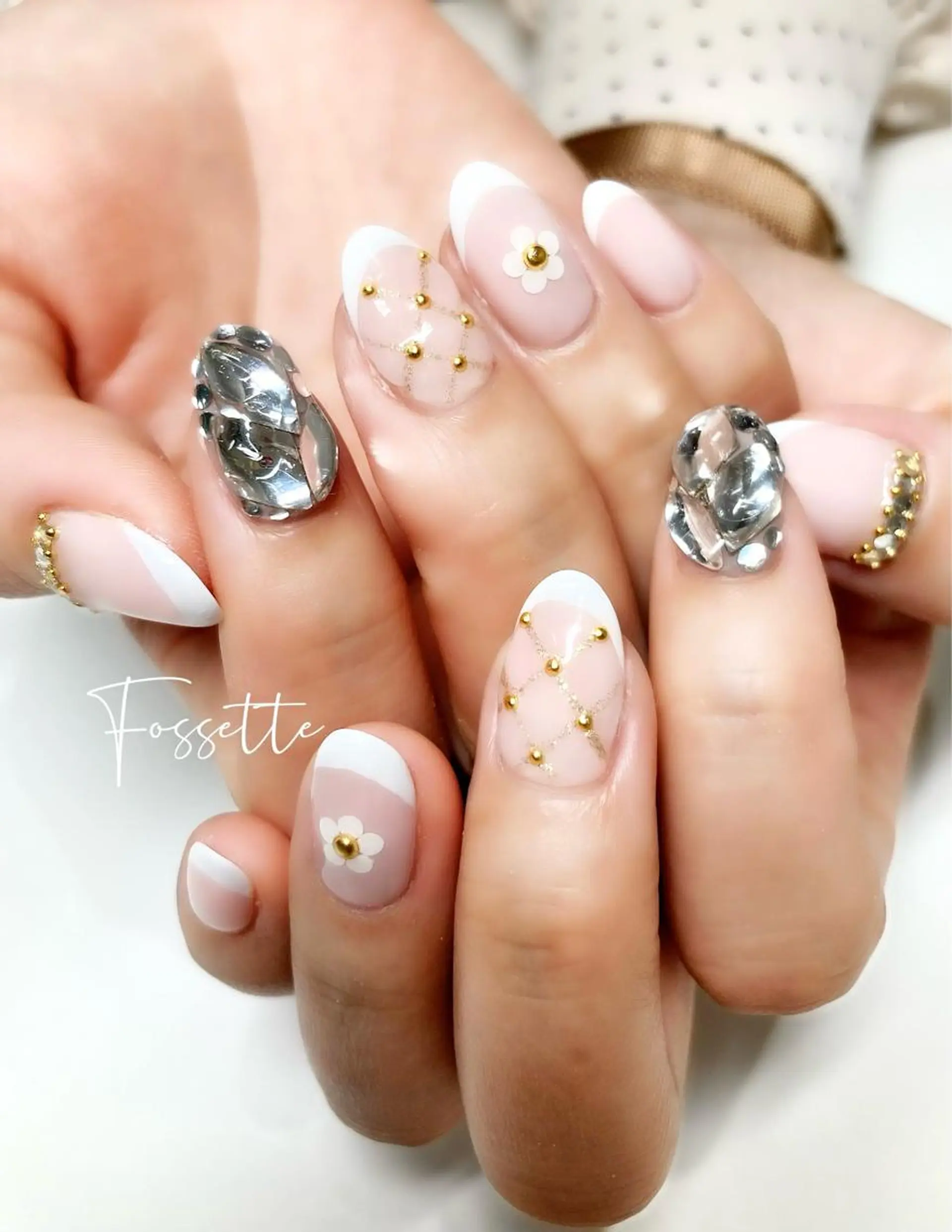 ネイル フラワーネイル フレンチネイル nailsalon Fossetteのネイルデザイン