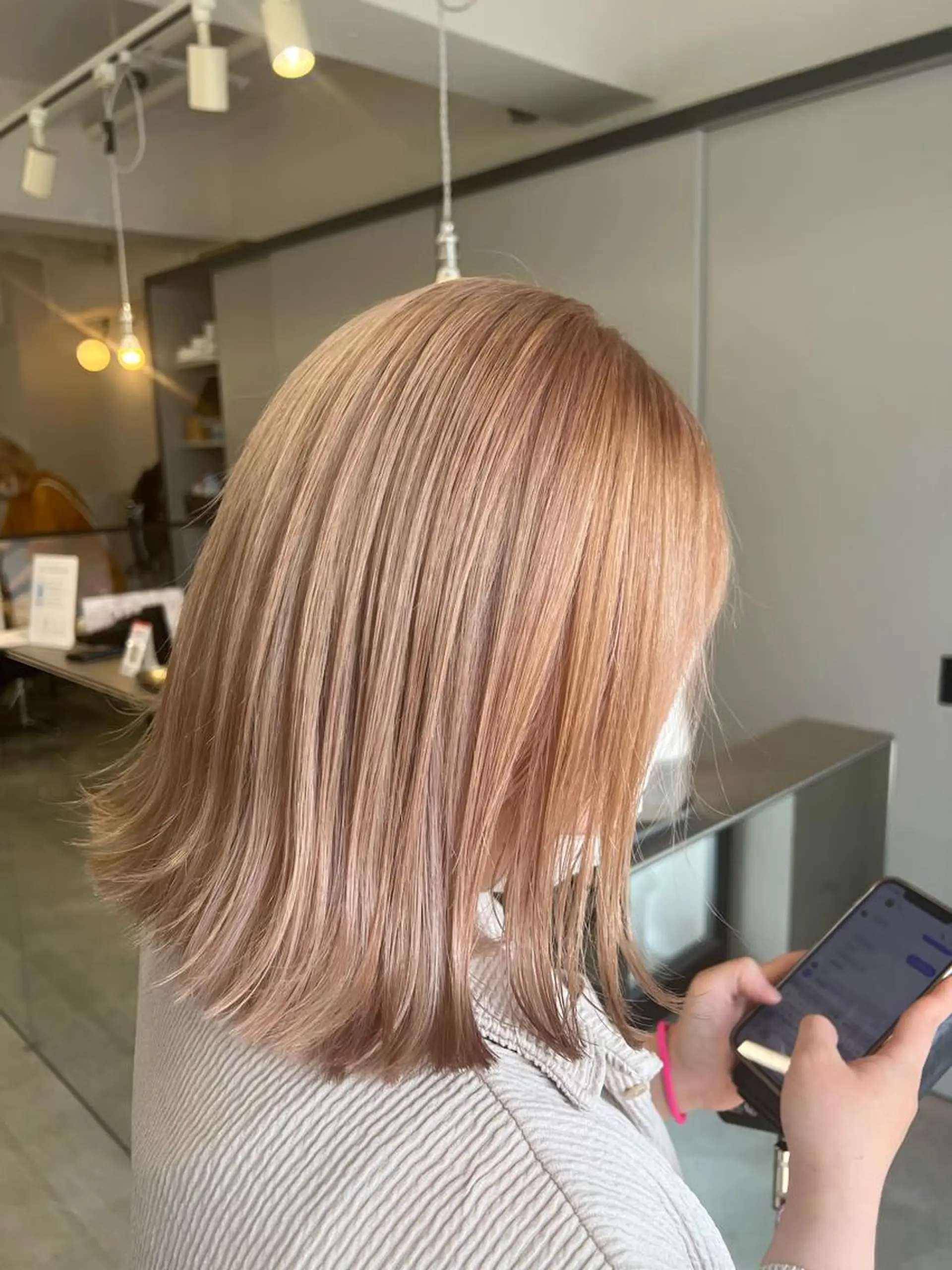 ミディアム カラー ベージュカラー ミルクティーベージュ ヘアカラー トリートメント MODEK's 庄内 mikuのヘアスタイル