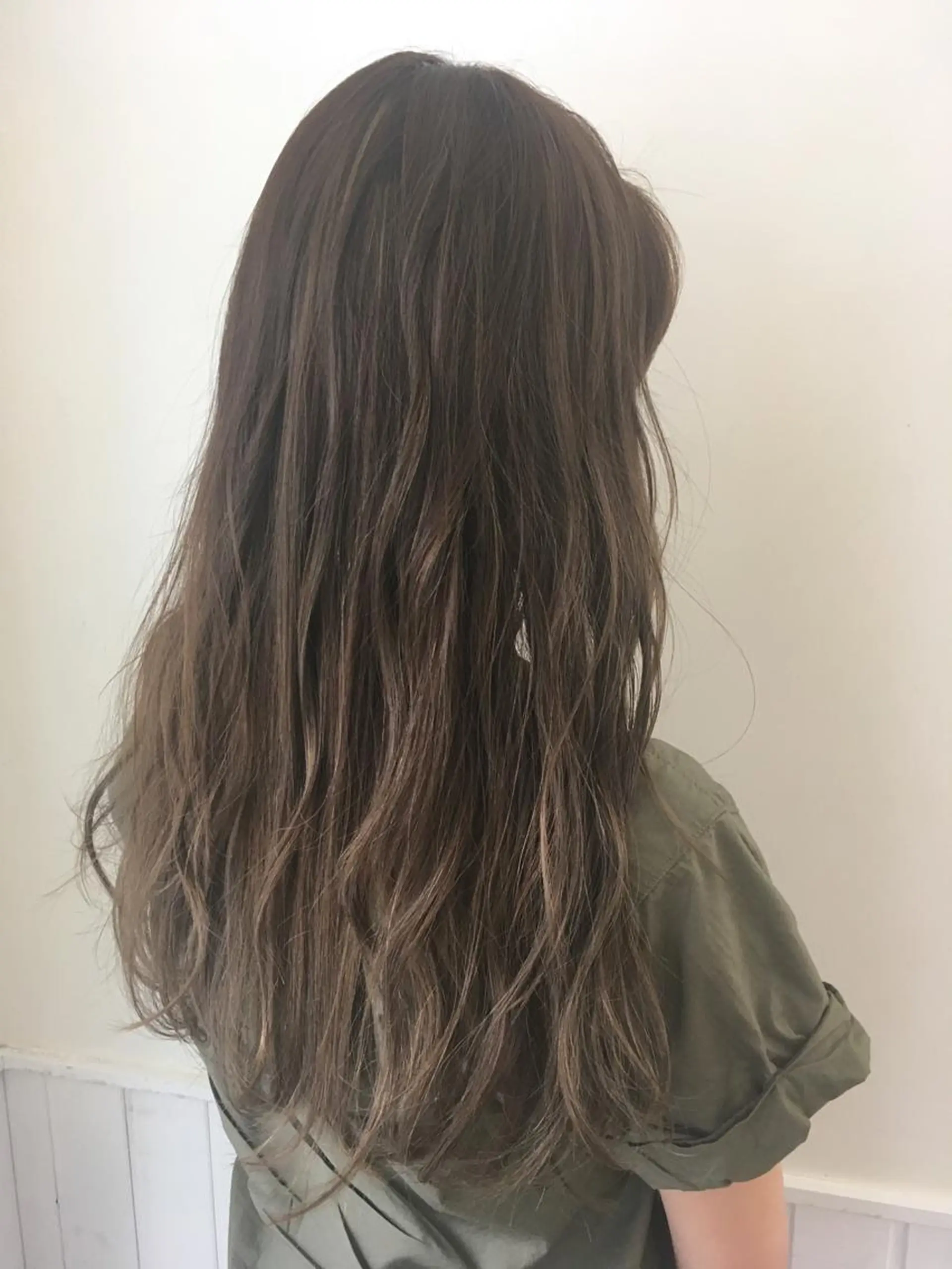 ロング カラー ブリーチ グラデーションカラー ハイライトカラー 外国人風カラー ハイライト カット ヘアカラー トリートメント 🌿椿 夢来🌿のヘアスタイル