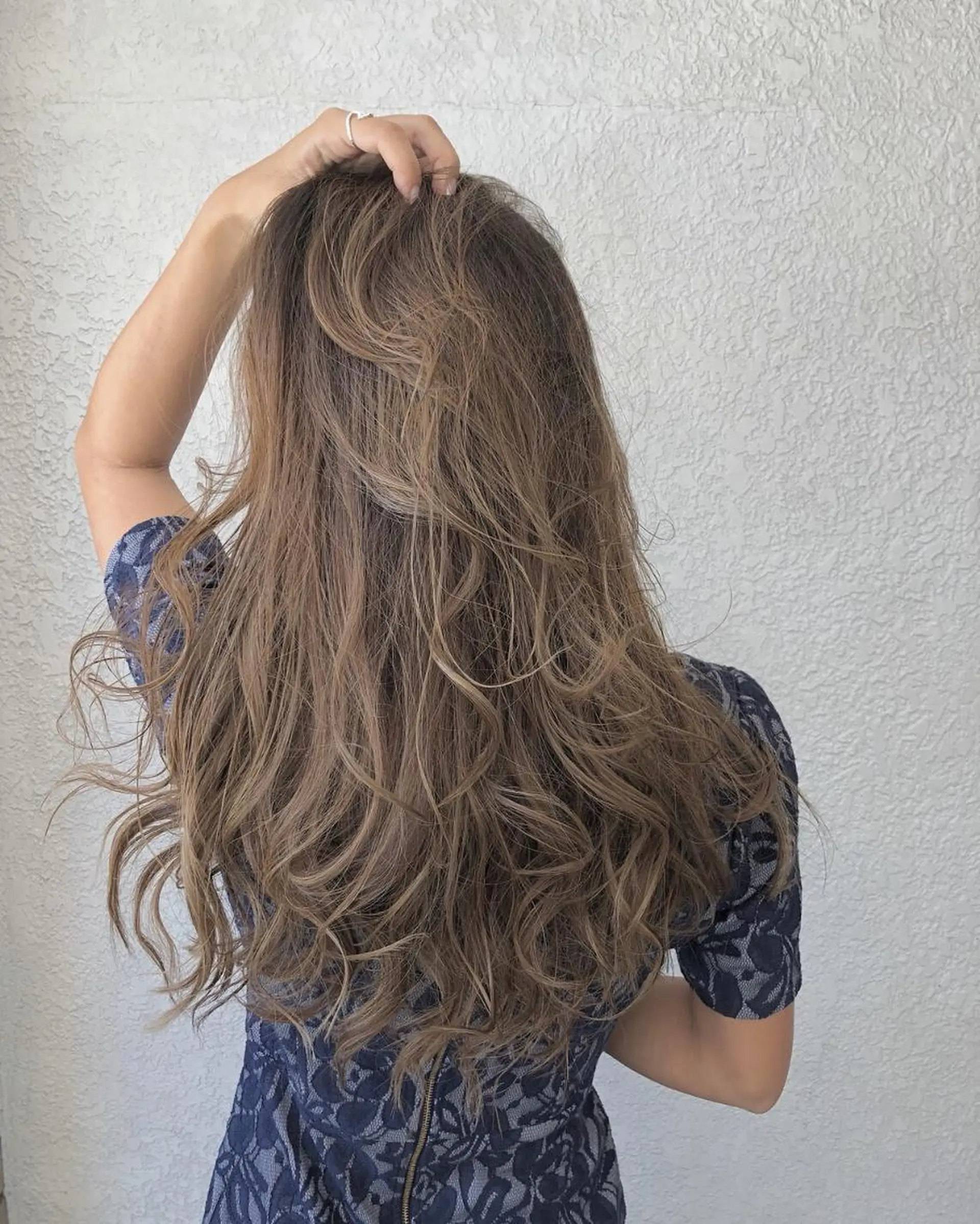 ロング カラー アッシュ アッシュグレー UP-PU ART  HAIRのヘアスタイル