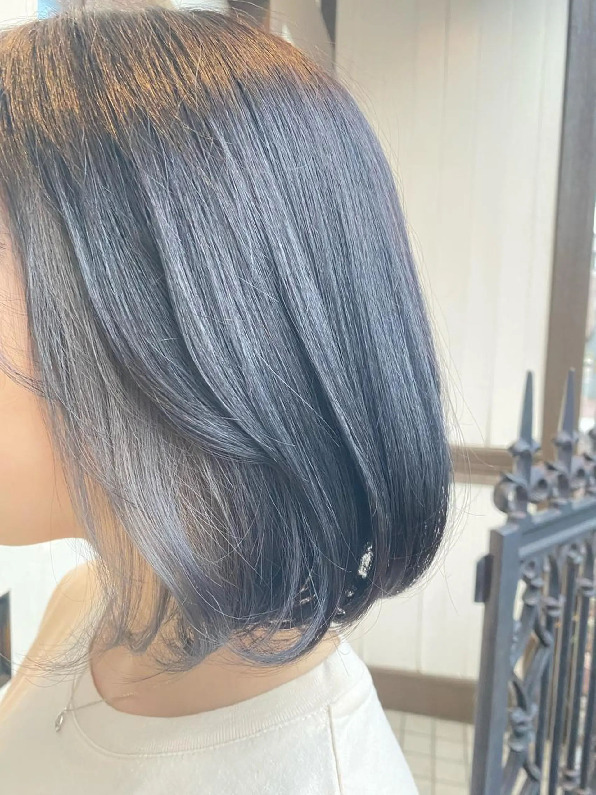 ショート カラー 黒髪 ブリーチ ブルーカラー ブルーブラック 透明感カラー NATSUKI😸 ‪✂︎‬南森町美容室のヘアスタイル