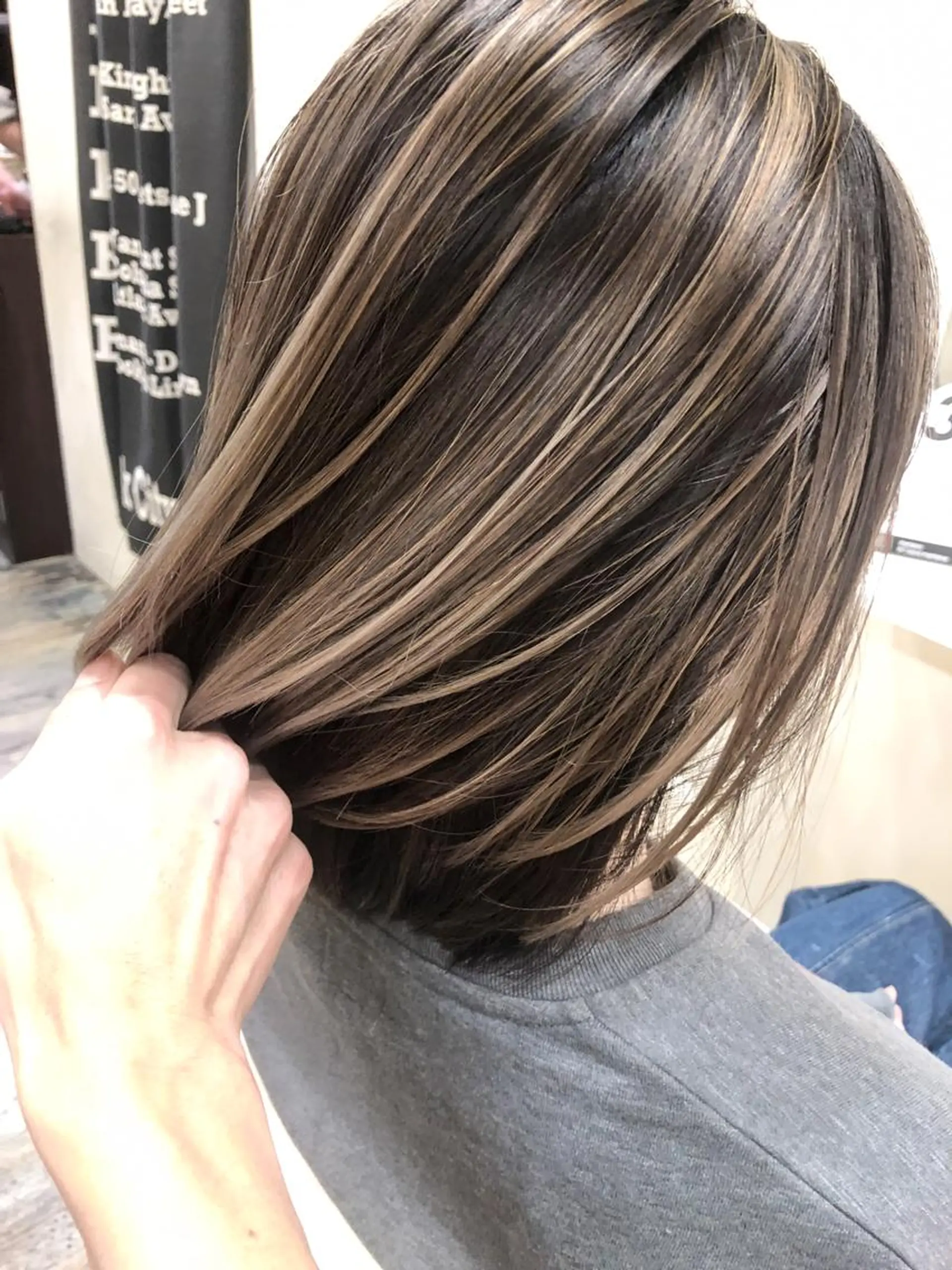 ミディアム カラー ハイライトカラー ハイライト ヘアカラー トリートメント WONK. ウォンク 心斎橋のヘアスタイル